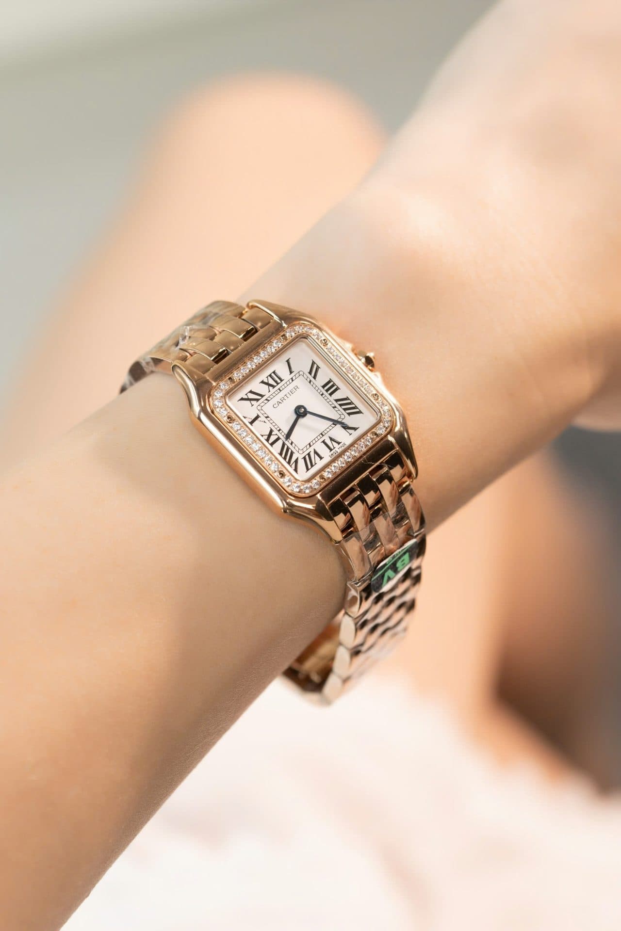 Dong-Ho-Cartier-Panthere-Replica-11-Nu-Mau-Vang-Hong-May-Pin-Thuy-Sy-27mm-8-1