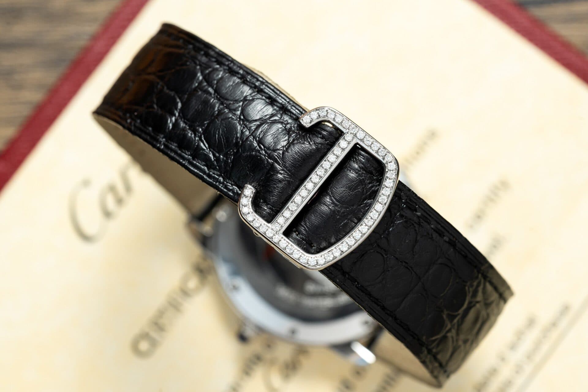 Dong-Ho-Cartier-Ronde-Do-Kim-Cuong-Thien-Nhien-Nu-36mm-4-1