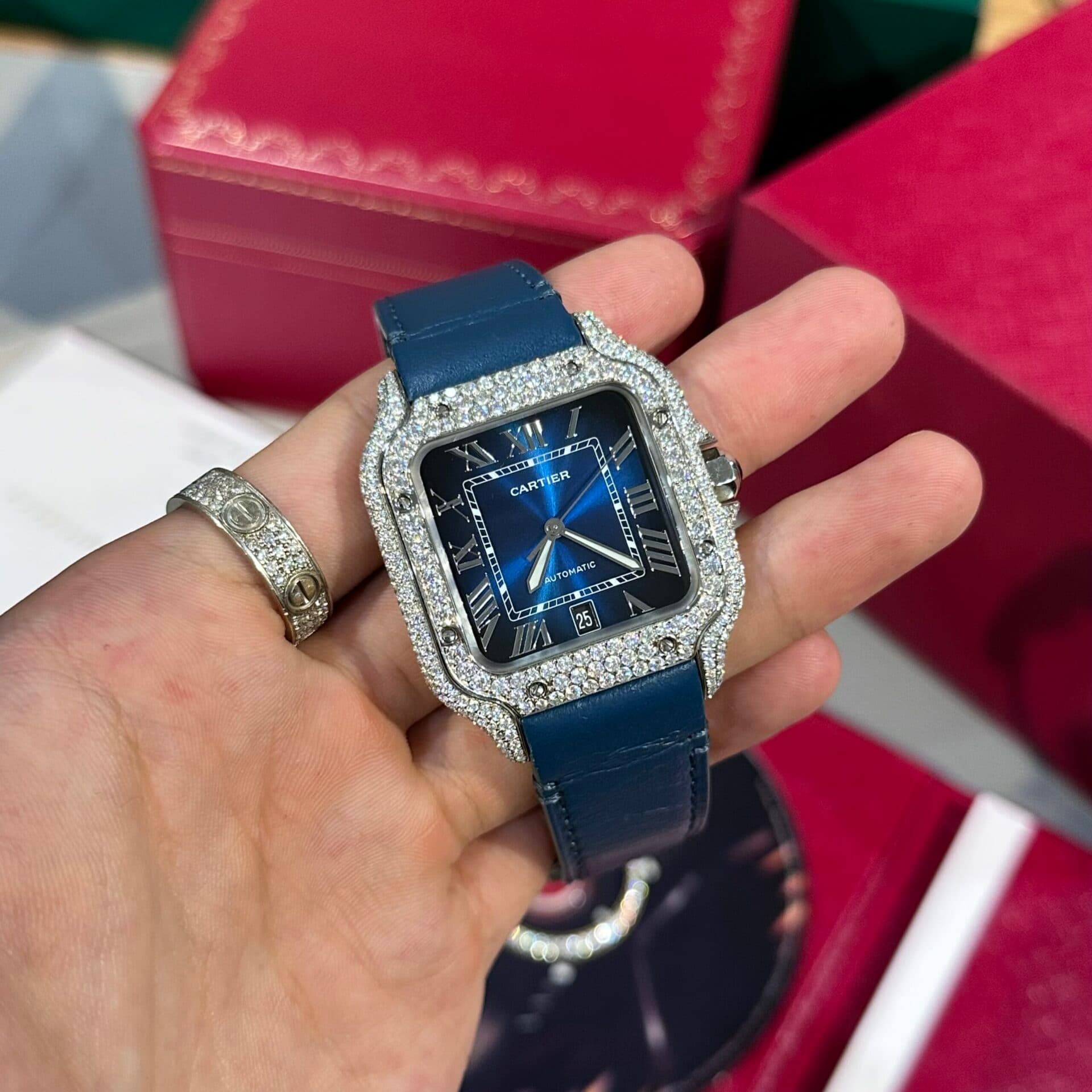 Dong-Ho-Cartier-Santos-Blue-Dial-Dinh-Full-Kim-Cuong-Moissanite-39-2-scaled-1