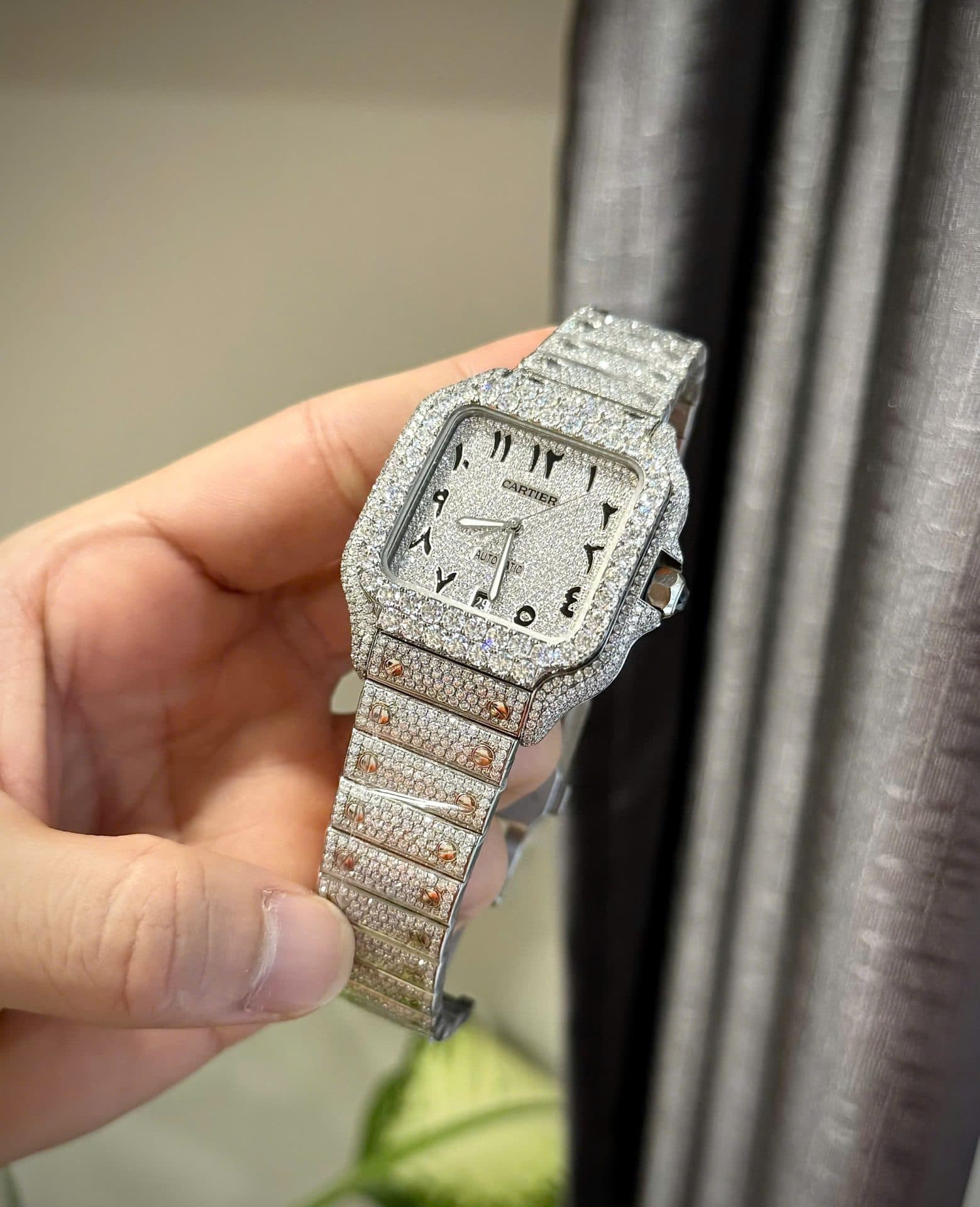 Dong-Ho-Cartier-Santos-Coc-So-A-Rap-Che-Tac-Dinh-Full-Kim-Cuong-Moissanite-Hong-Kong-39-5-1