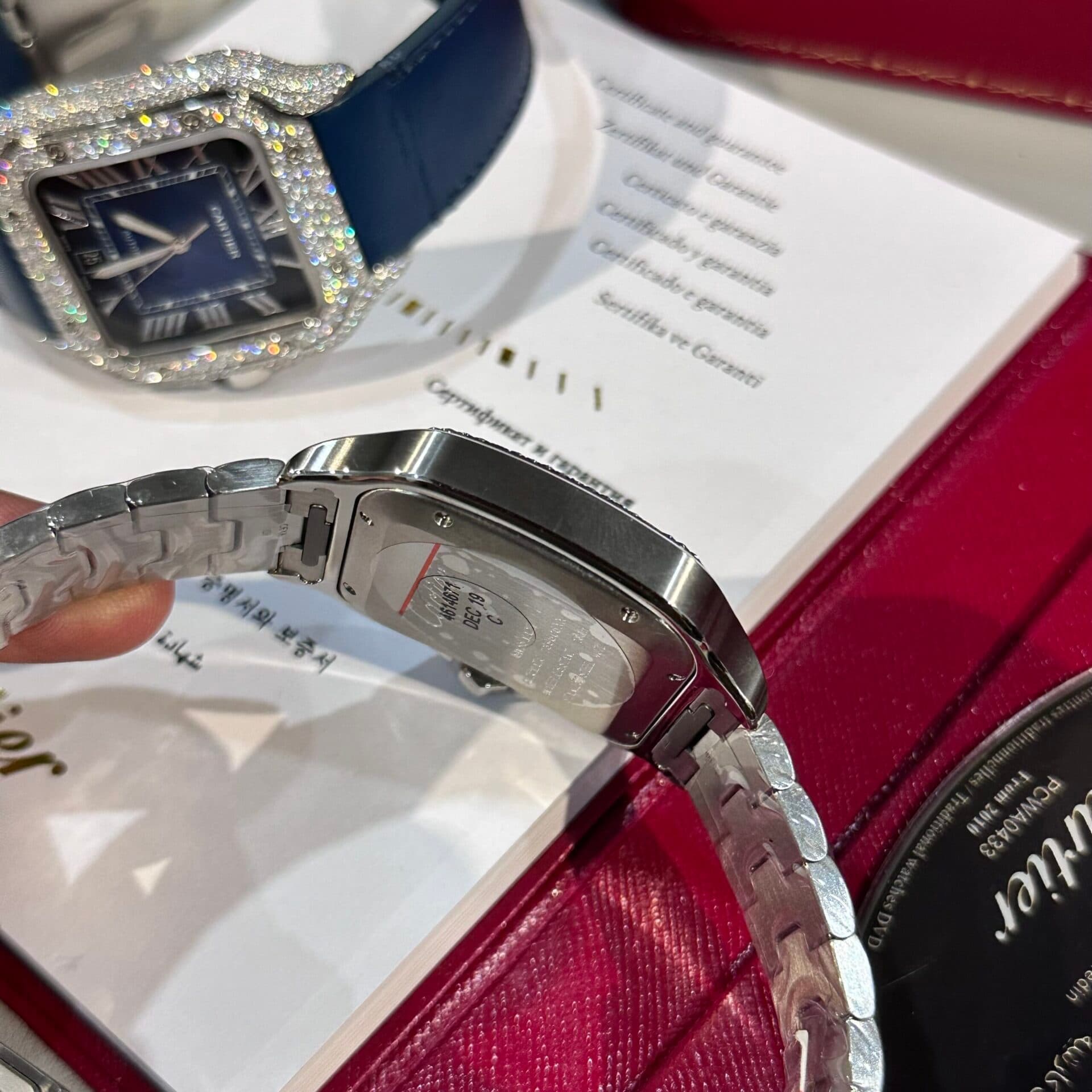 Dong-Ho-Cartier-Santos-Dinh-Kim-Cuong-Moissanite-BVF-39-7-scaled-1