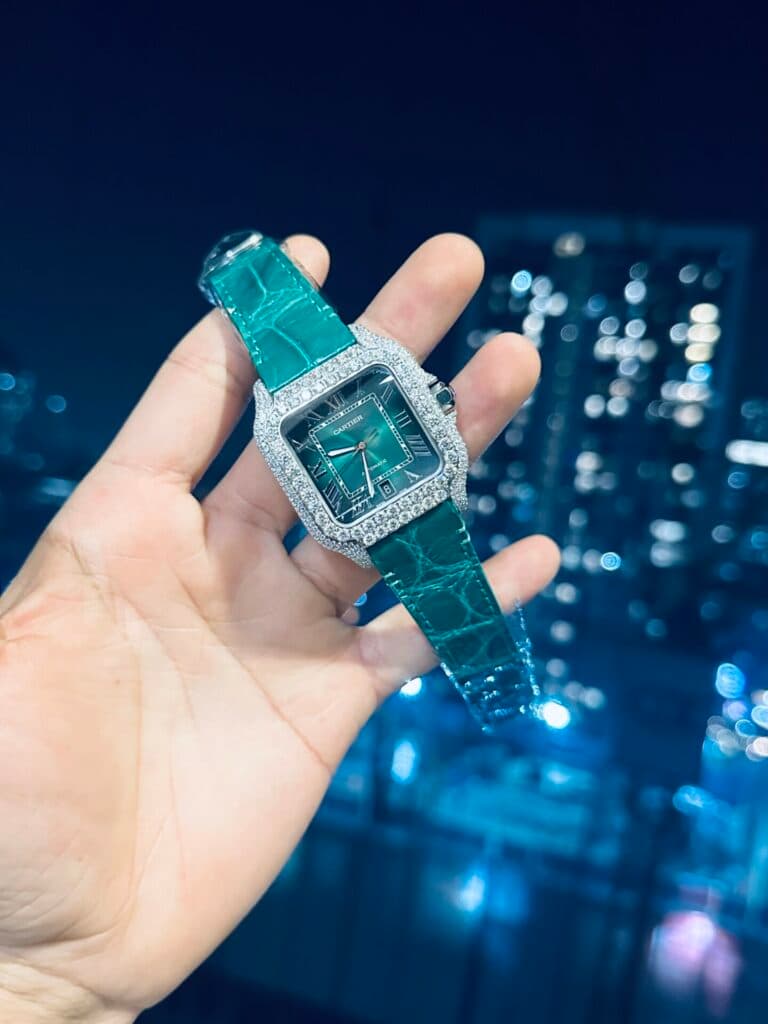 Dong-Ho-Cartier-Santos-Dinh-Moissanite-Mau-Xanh-La-Cay-1-1