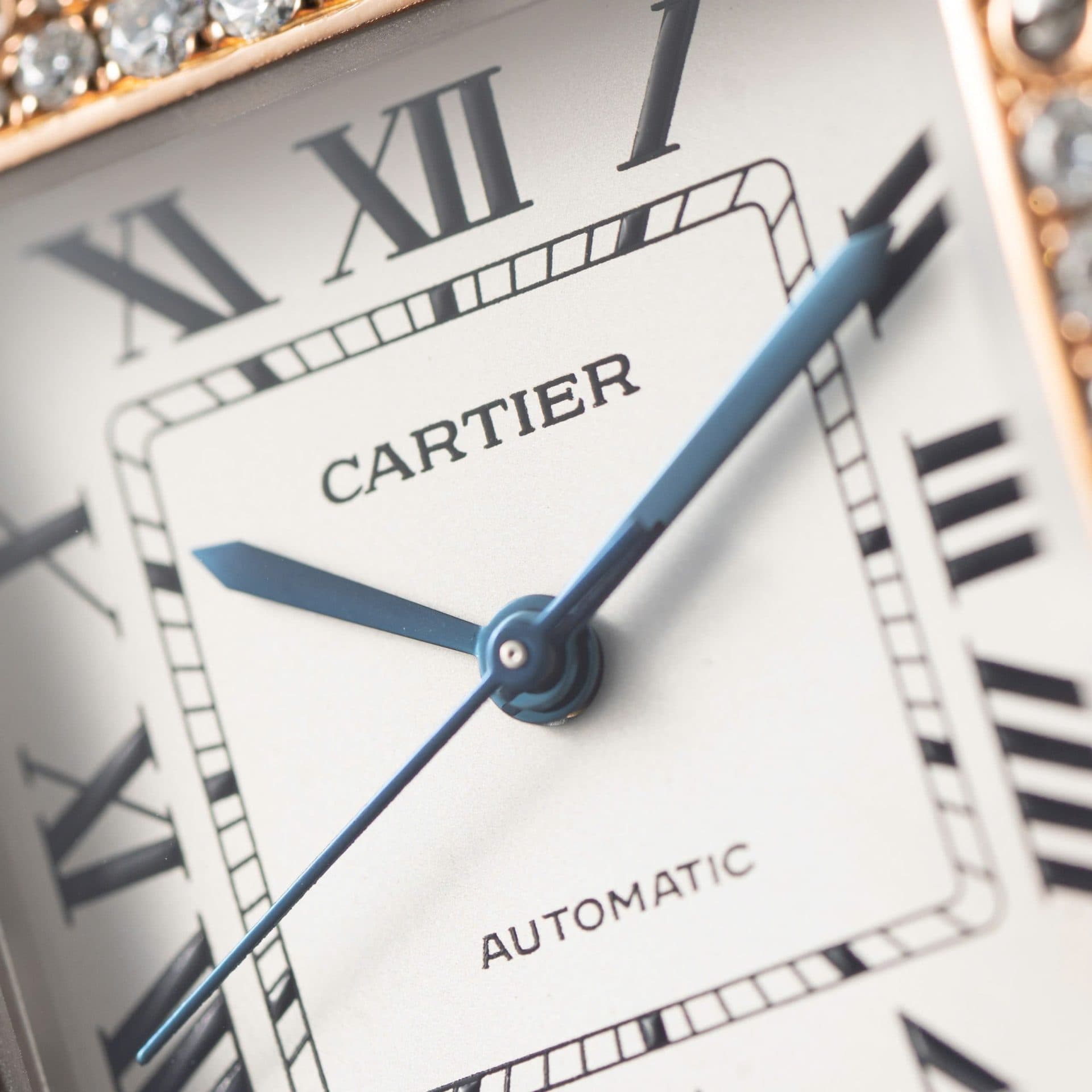 Dong-Ho-Cartier-Santos-Nu-Che-Tac-Full-Kim-Cuong-Moissanite-Hong-Kong-35mm-5-1