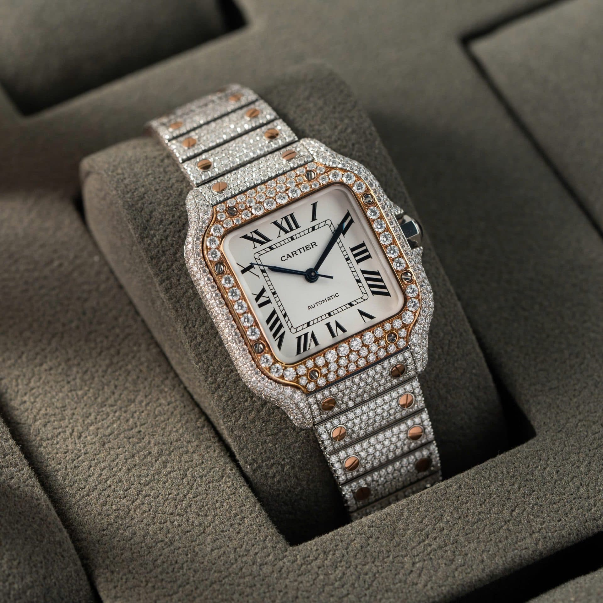 Dong-Ho-Cartier-Santos-Nu-Che-Tac-Full-Kim-Cuong-Moissanite-Hong-Kong-35mm-8-1