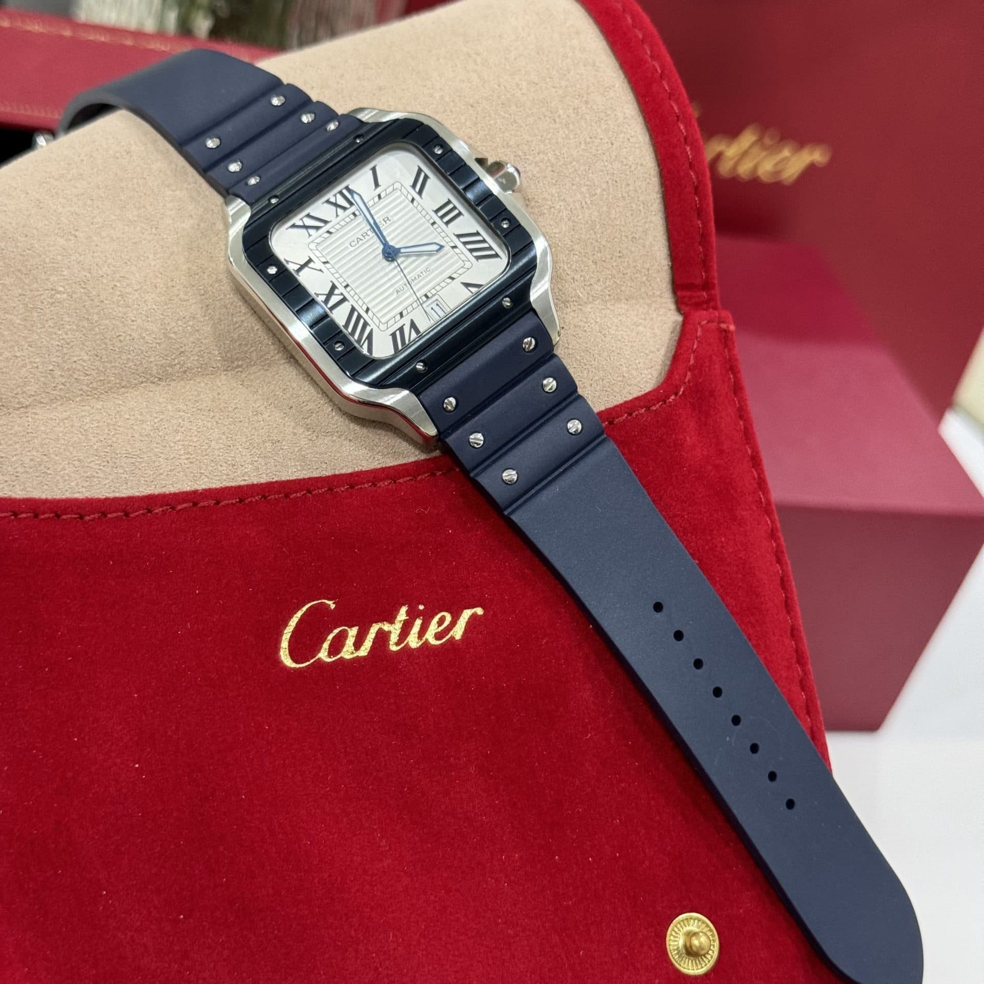 Dong-Ho-Cartier-Santos-Replica-11-Nam-Mat-Trang-Day-Cao-Su-BV-Factory-39-1-1