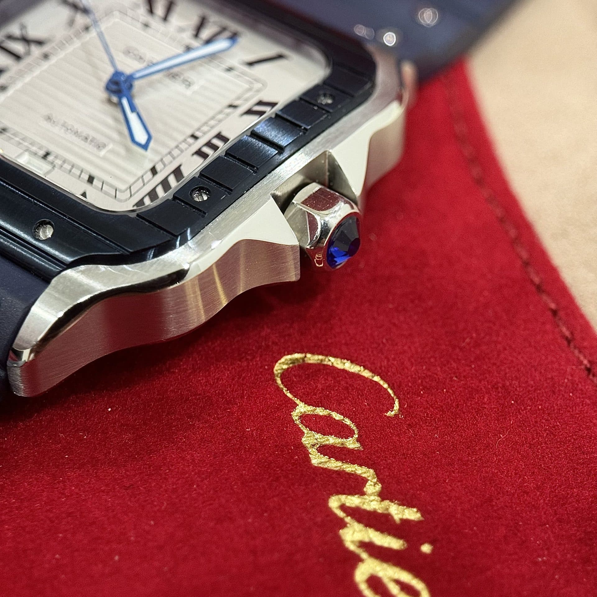 Dong-Ho-Cartier-Santos-Replica-11-Nam-Mat-Trang-Day-Cao-Su-BV-Factory-39-5-1