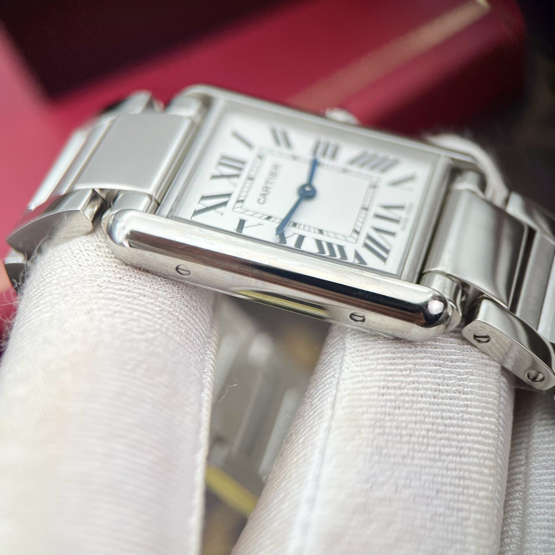 Dong-Ho-Cartier-Tank-Must-WSTA005-Replica-11-Mat-Chu-Nhat-2-1