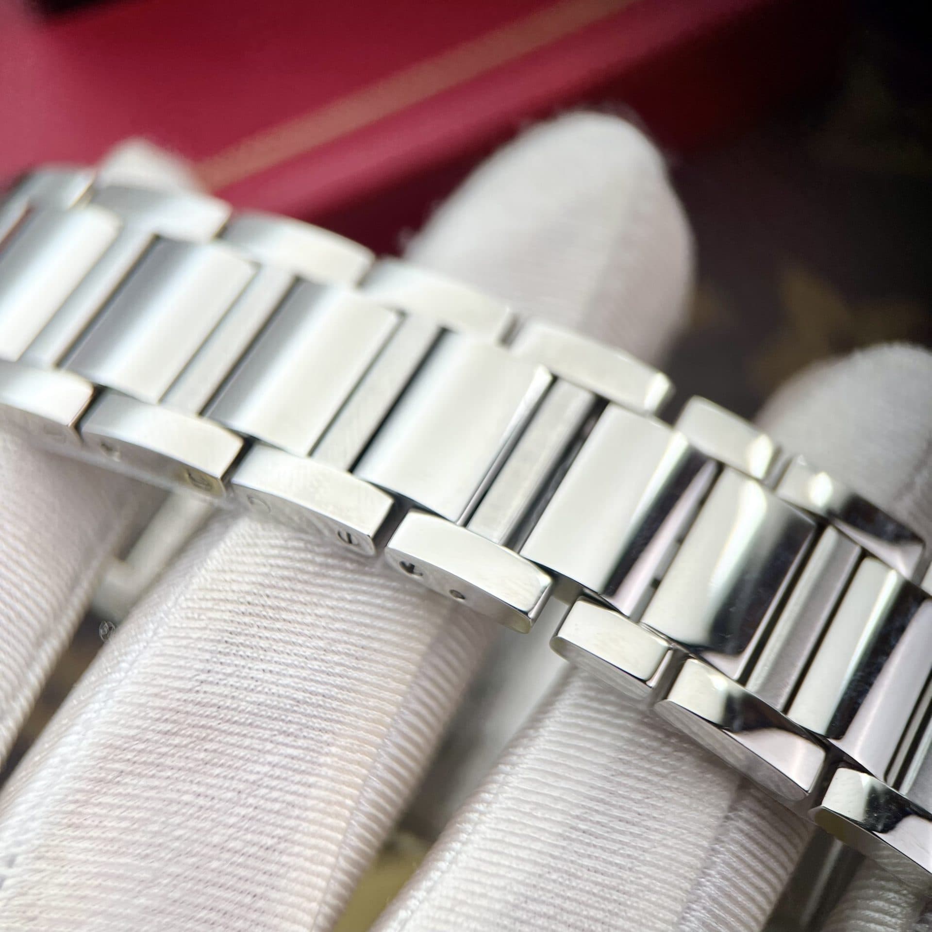 Dong-Ho-Cartier-Tank-Must-WSTA005-Replica-11-Mat-Chu-Nhat-8-1