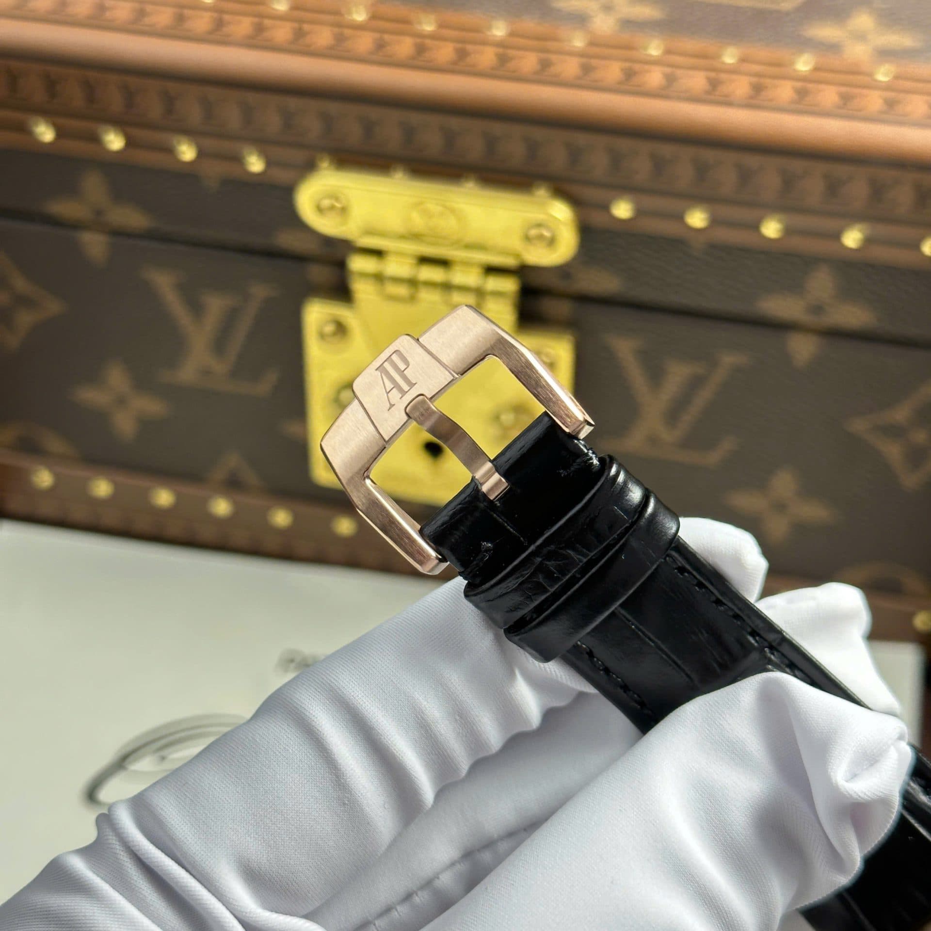 Dong-Ho-Che-Tac-Audemars-Piguet-Code-11.59-Selfwinding-15210OR-Mat-Den-Nha-May-APS-41mm-8-1