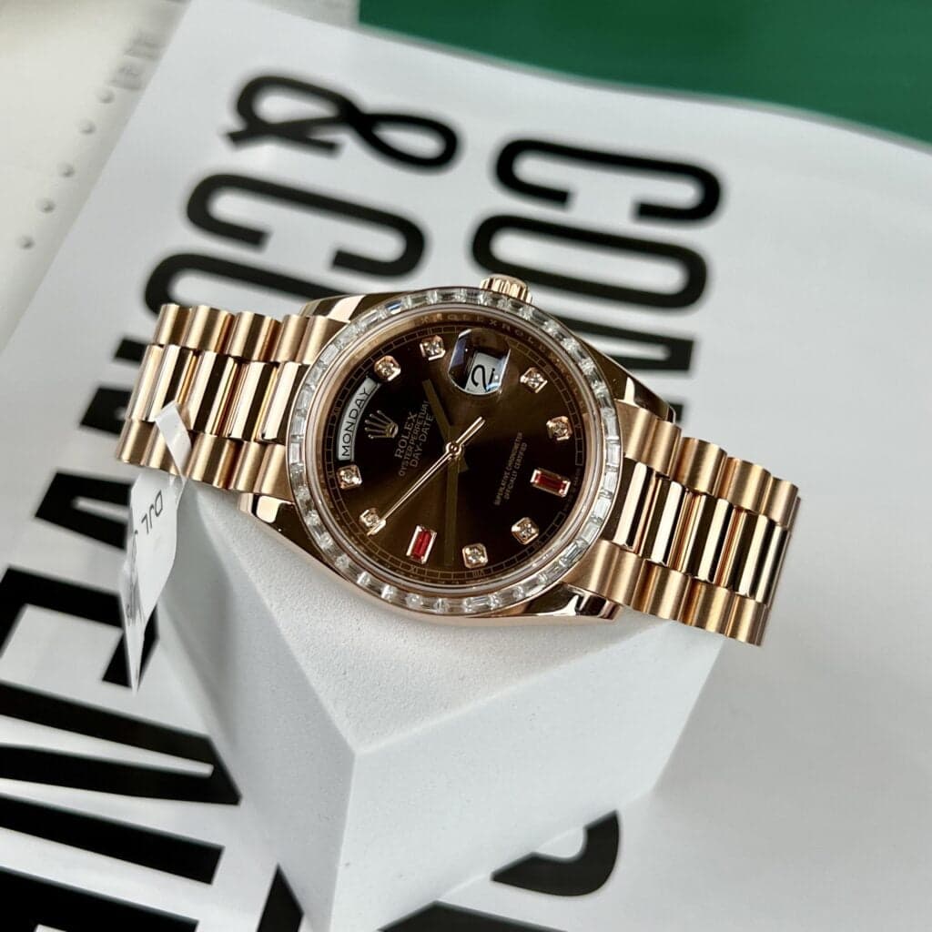 Dong-Ho-Che-Tac-Rolex-Day-Date-Boc-Vang-Dinh-Kim-Cuong-Moissanite-Baguette-36mm-10-2