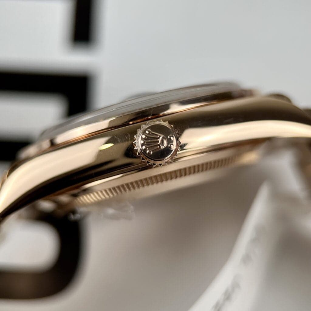 Dong-Ho-Che-Tac-Rolex-Day-Date-Boc-Vang-Dinh-Kim-Cuong-Moissanite-Baguette-36mm-4-1