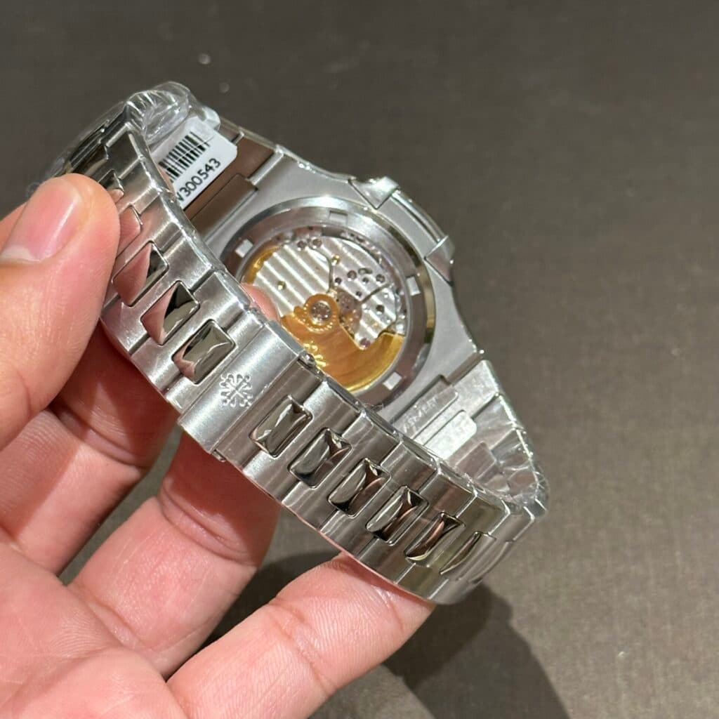 Dong-Ho-Nam-Patek-Philippe-Nautilus-5723-Do-Da-Ruby-Do-Replica-11-40mm-1-1