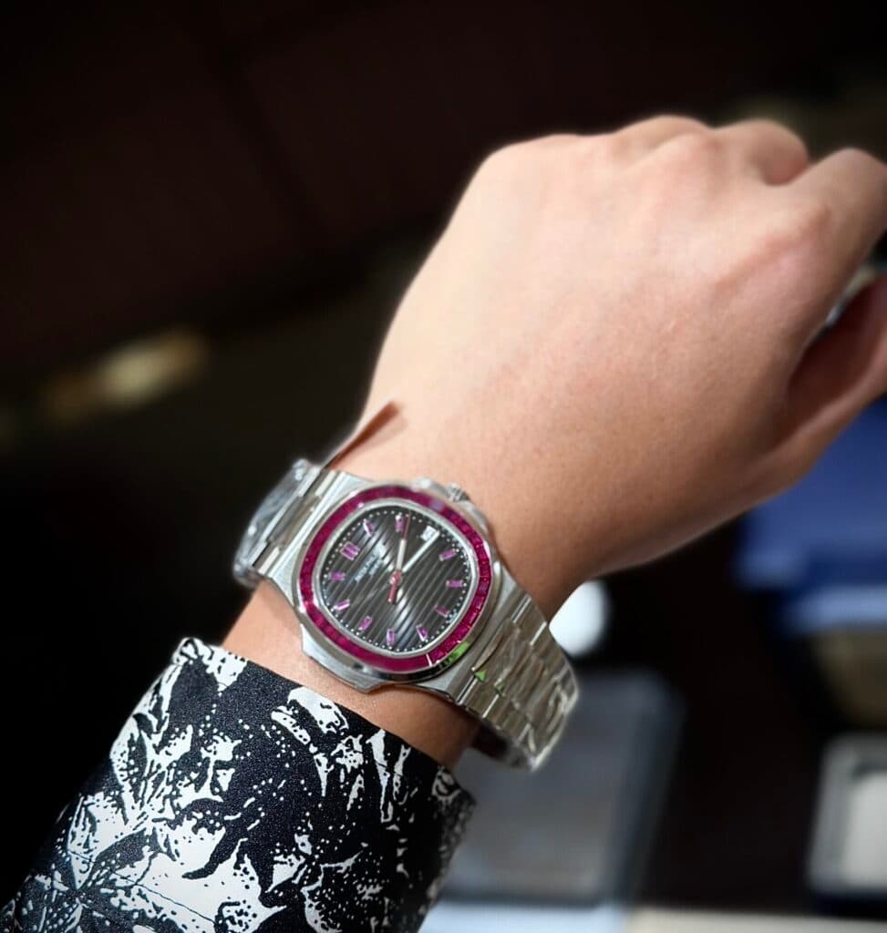 Dong-Ho-Nam-Patek-Philippe-Nautilus-5723-Do-Da-Ruby-Do-Replica-11-40mm-2-1