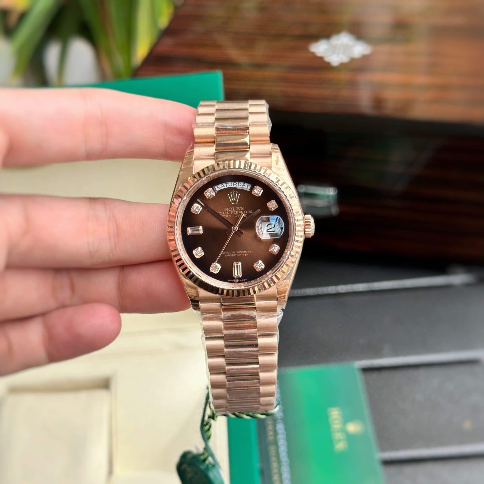Dong-Ho-Nam-Rolex-Day-Date-Fake-11-Mat-Chocolate-Nha-May-EW-36mm-2-1