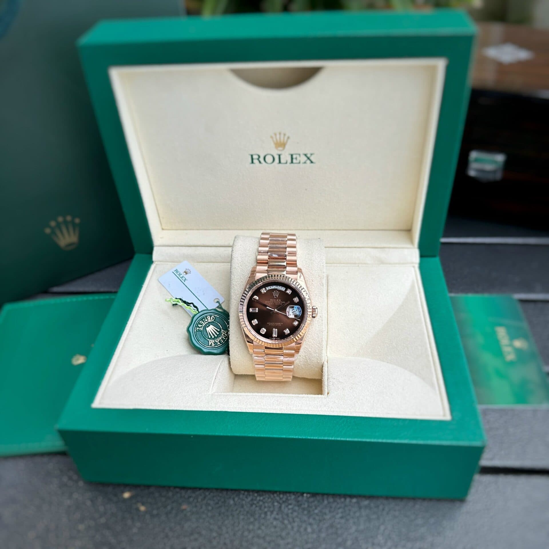 Dong-Ho-Nam-Rolex-Day-Date-Fake-11-Mat-Chocolate-Nha-May-EW-36mm-3-1