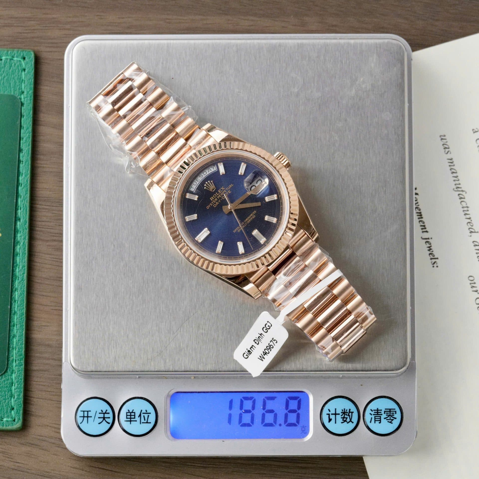 Dong-Ho-Nam-Rolex-Day-Date-Mat-Xanh-Che-Tac-Trong-Luong-186Gram-Boc-Vang-That-40mm-2-1