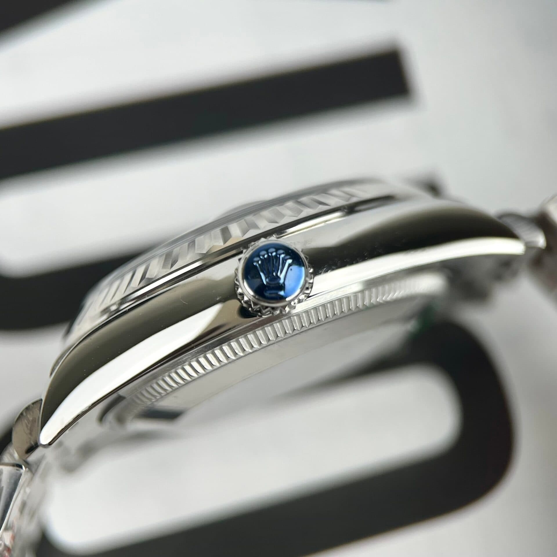 Dong-Ho-Nu-Rolex-DateJust-Rep-11-Dinh-Da-Mat-Xa-Cu-2-1