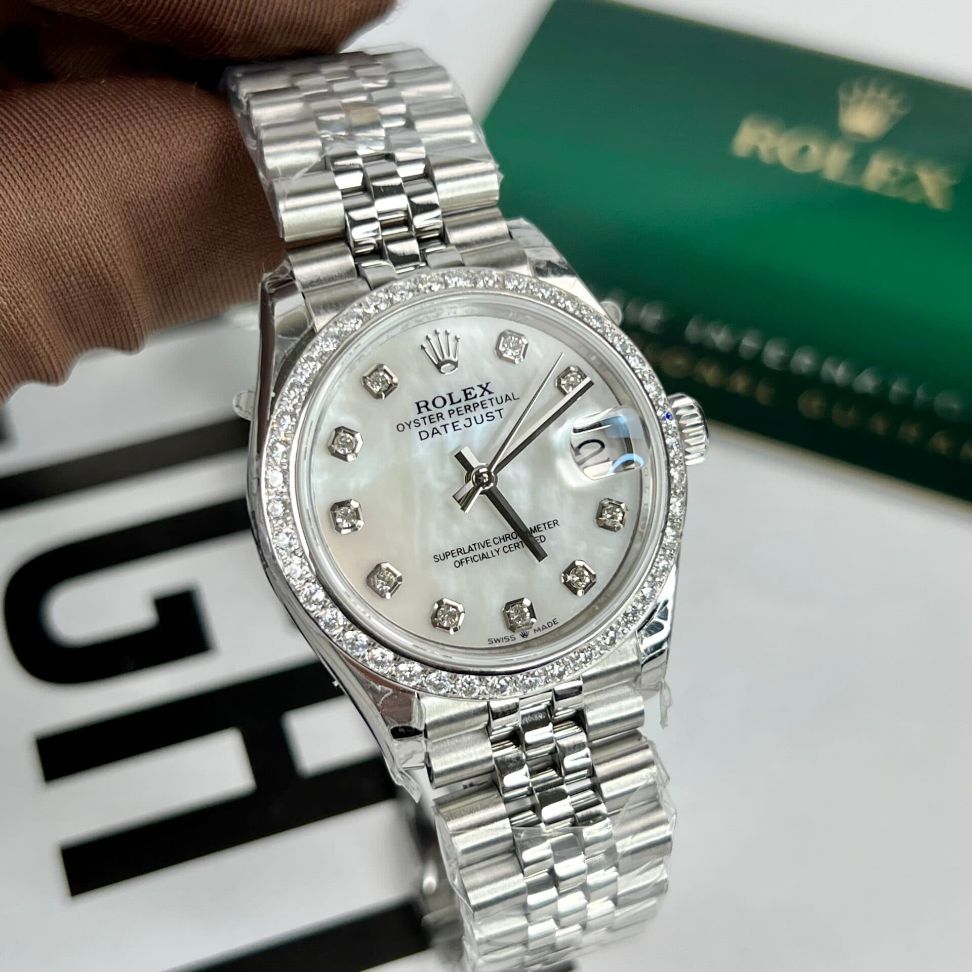 Dong-Ho-Nu-Rolex-DateJust-Rep-11-Dinh-Da-Mat-Xa-Cu-5-1