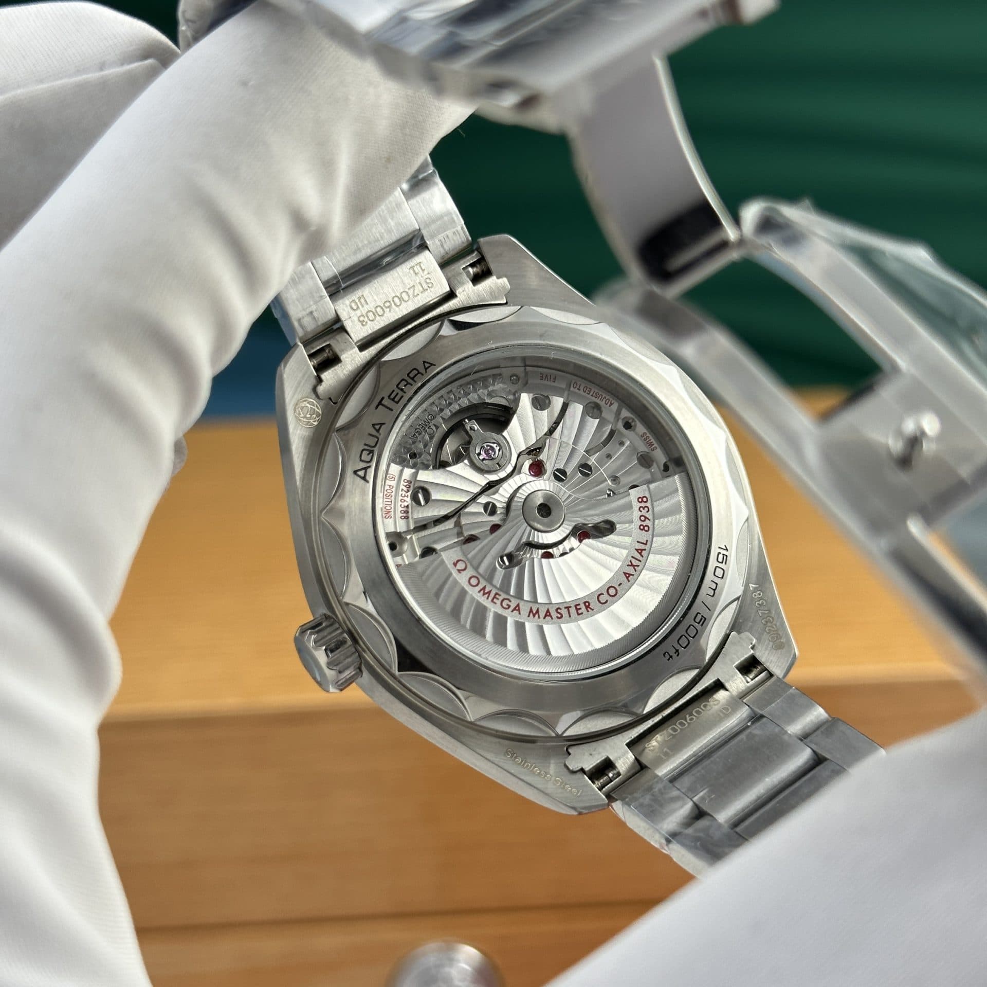 Dong-Ho-Omega-Che-Tac-Aqua-Terra-Worldtimer-Cao-Cap-Nhat-10-1