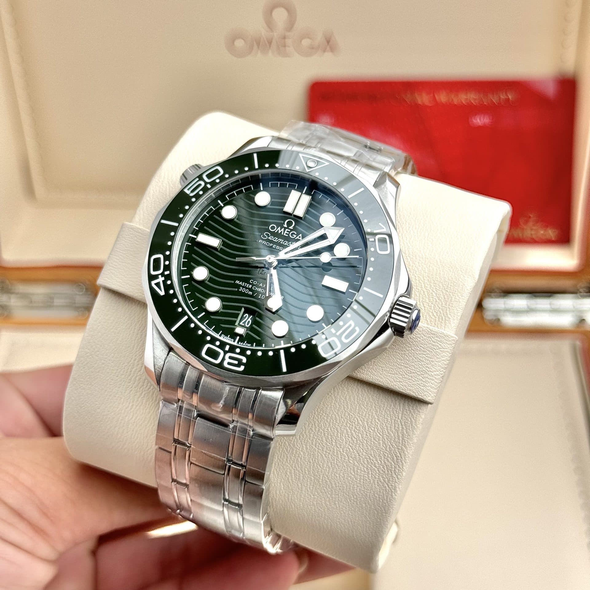 Dong-Ho-Omega-Che-Tac-Seamaster-Diver-300M-Mau-Xanh-La-Cay-VS-Factory-42mm-7-1