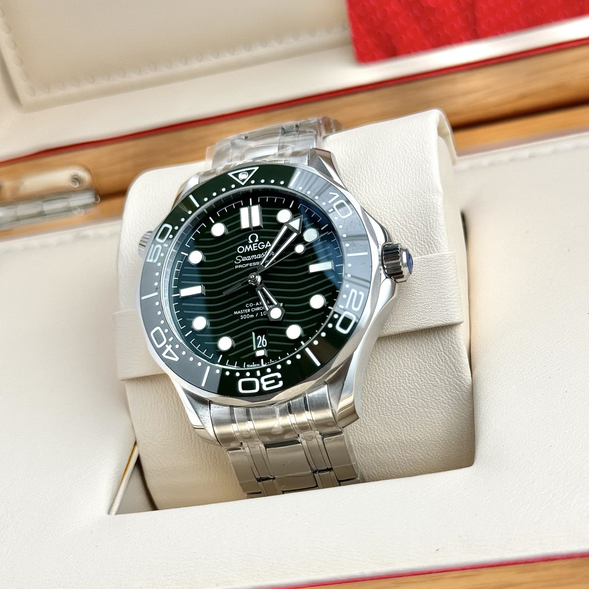 Dong-Ho-Omega-Che-Tac-Seamaster-Diver-300M-Mau-Xanh-La-Cay-VS-Factory-42mm-8-1