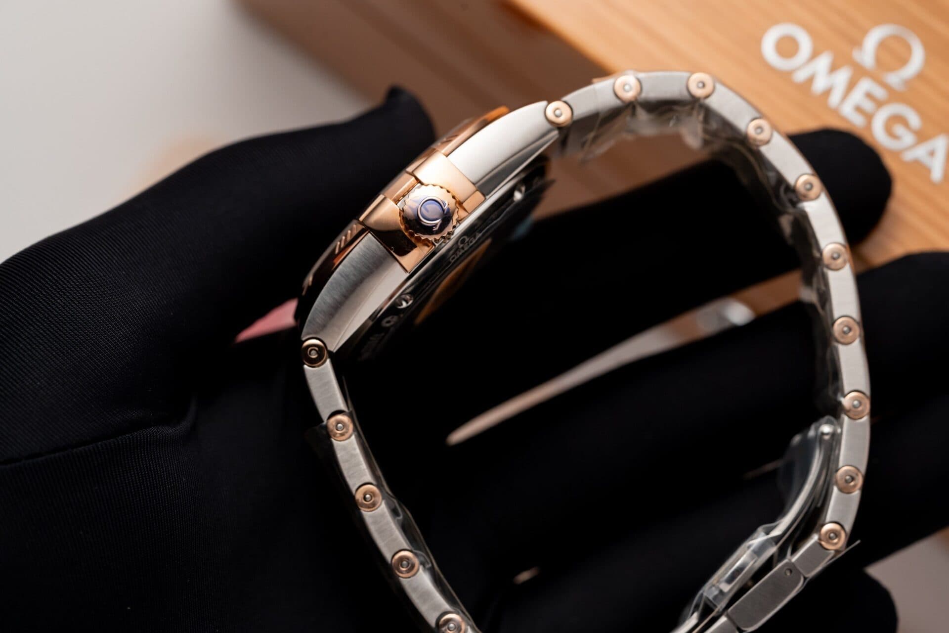 Dong-Ho-Omega-Constellation-Mat-Nau-Rep-11-May-Thuy-Sy-VS-Factory-38mm-6-1