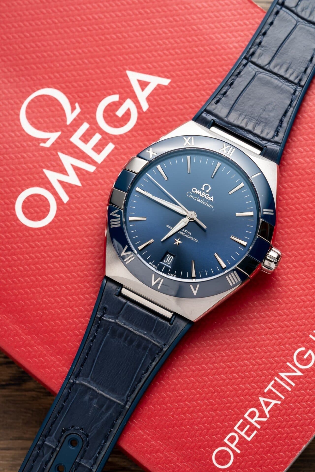 Dong-Ho-Omega-Constellation-Replica-11-Mau-Xanh-Duong-1-1