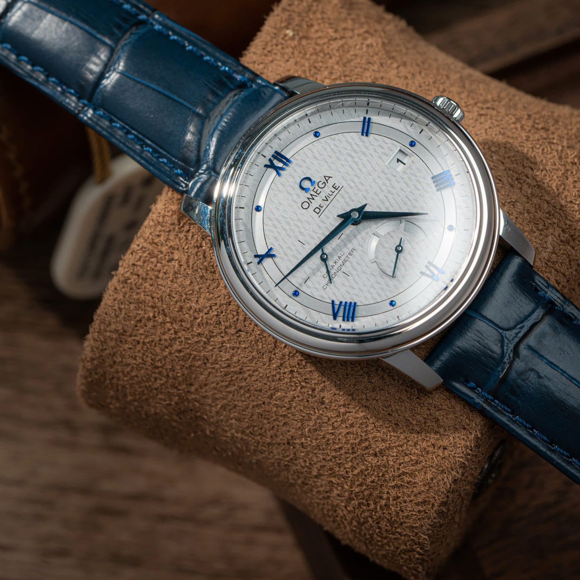 Dong-Ho-Omega-De-Ville-Prestige-Power-Reserve-Rep-1-1-Cao-Cap-Day-Da-Mau-Xanh-39-4-1