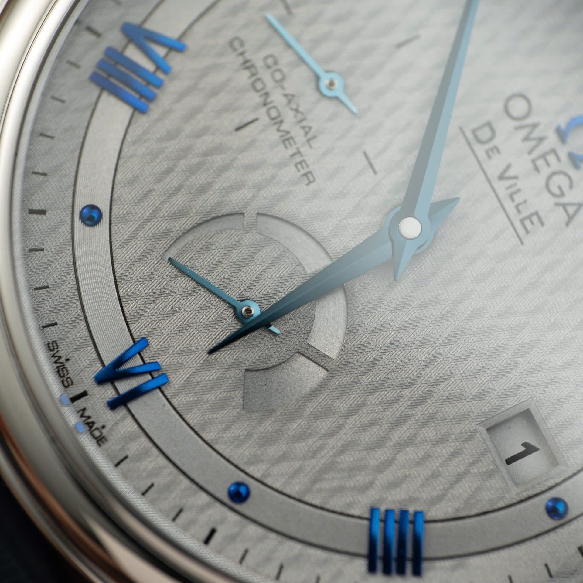 Dong-Ho-Omega-De-Ville-Prestige-Power-Reserve-Rep-1-1-Cao-Cap-Day-Da-Mau-Xanh-39-5-1
