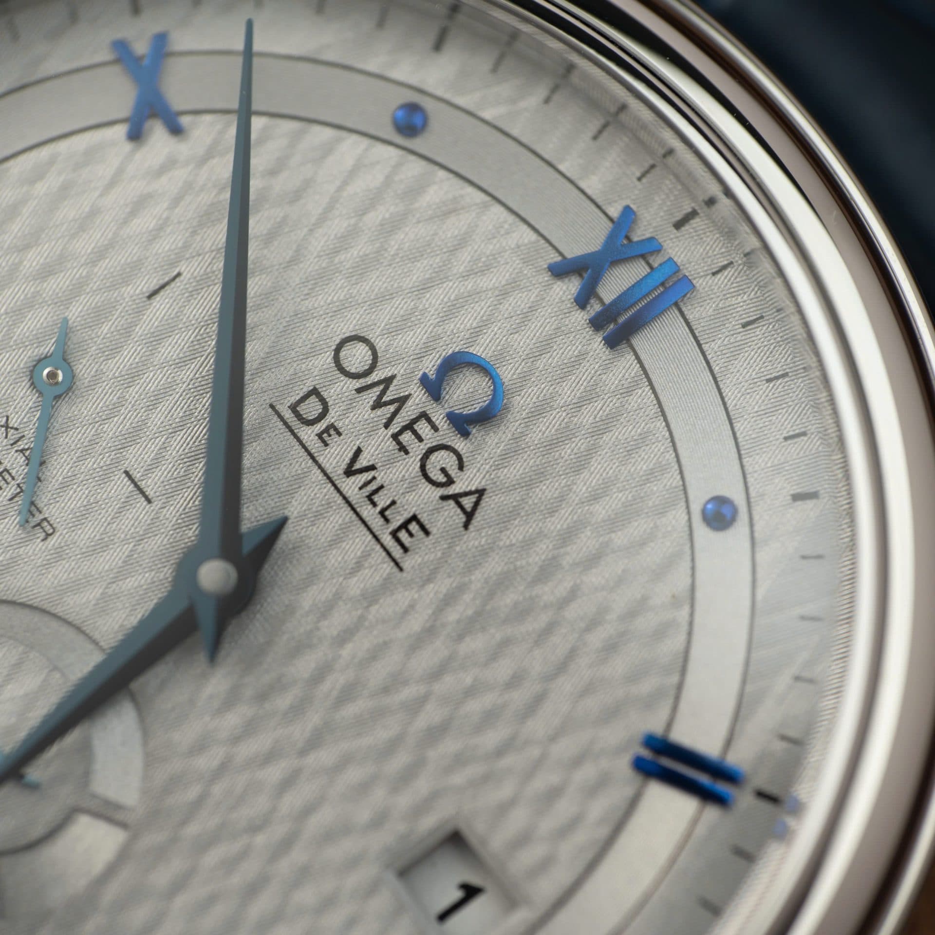 Dong-Ho-Omega-De-Ville-Prestige-Power-Reserve-Rep-1-1-Cao-Cap-Day-Da-Mau-Xanh-39-7-1
