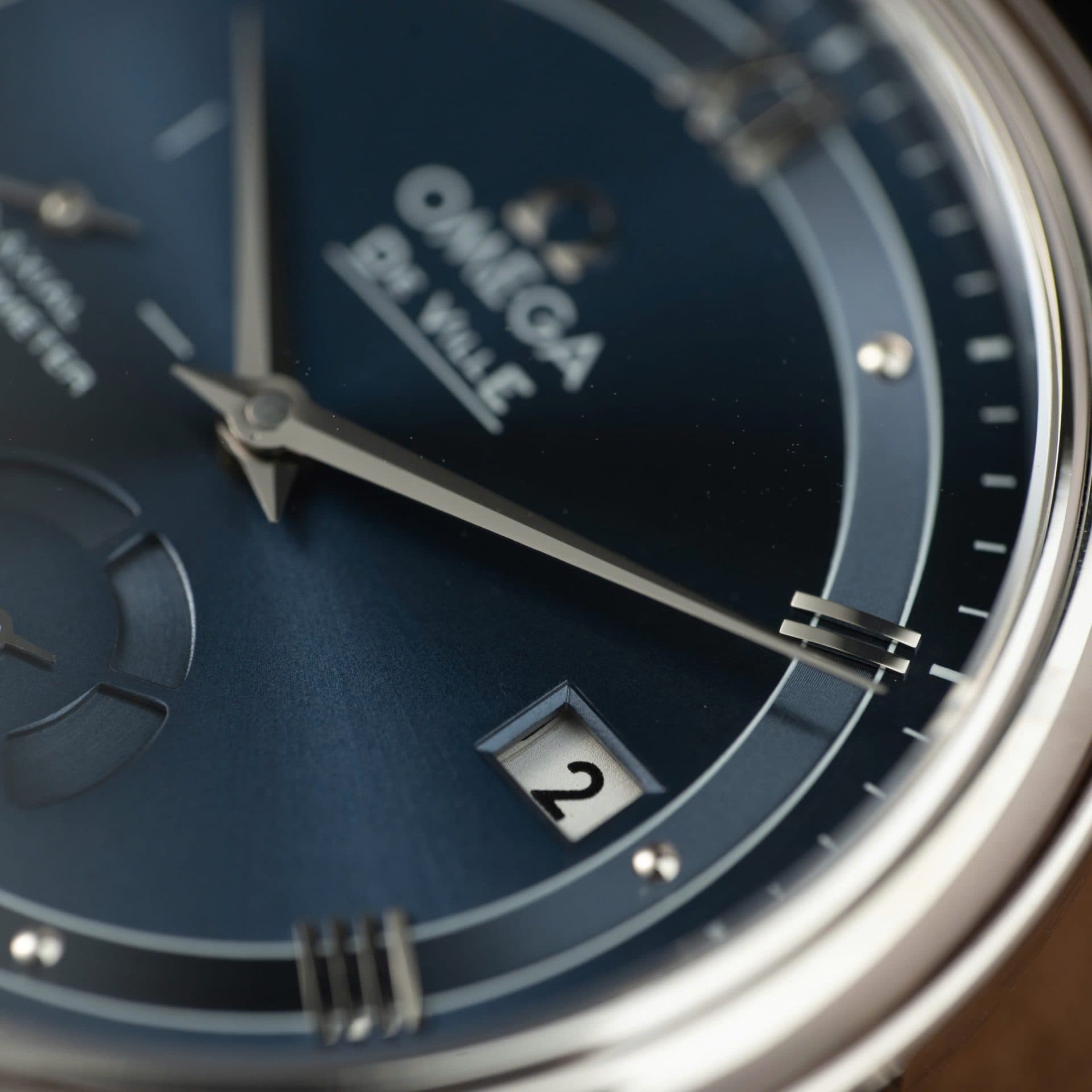 Dong-Ho-Omega-De-Ville-Prestige-Power-Reserve-Rep-11-Mat-Xanh-Blue-Day-Da-39-1-1