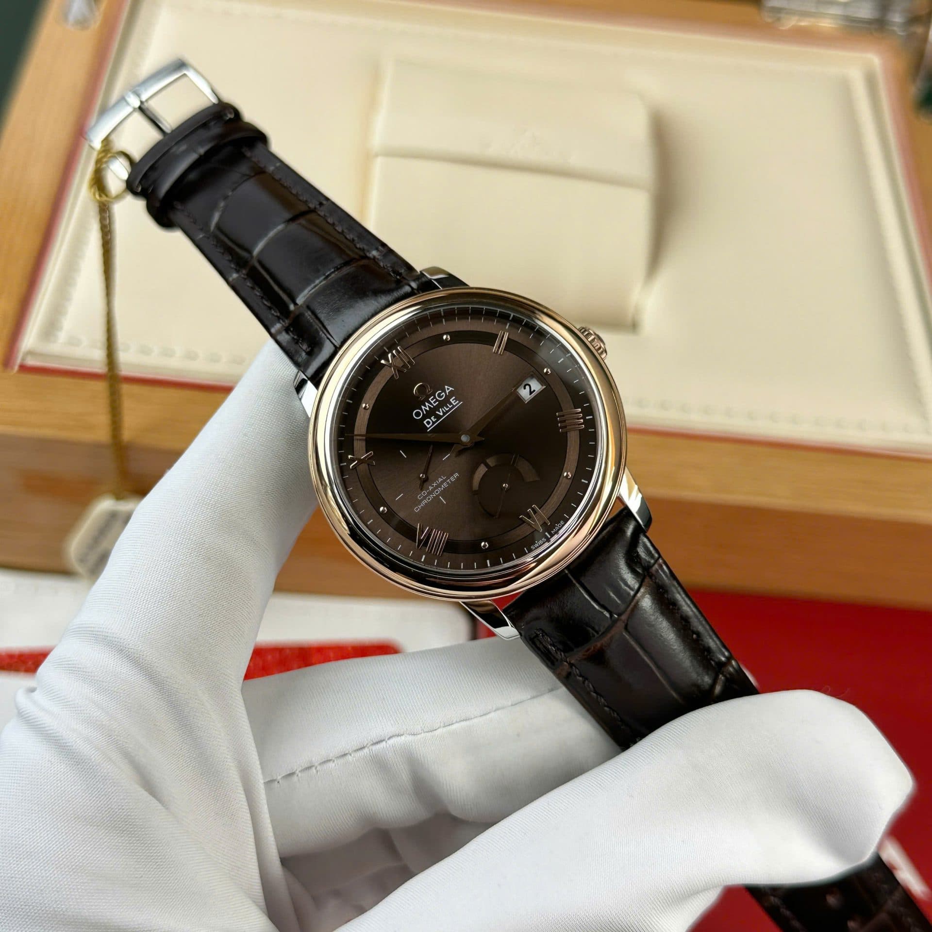 Dong-Ho-Omega-De-Ville-Prestige-Power-Reserve-Replica-11-Mat-Chocolate-Day-Da-39-2-1