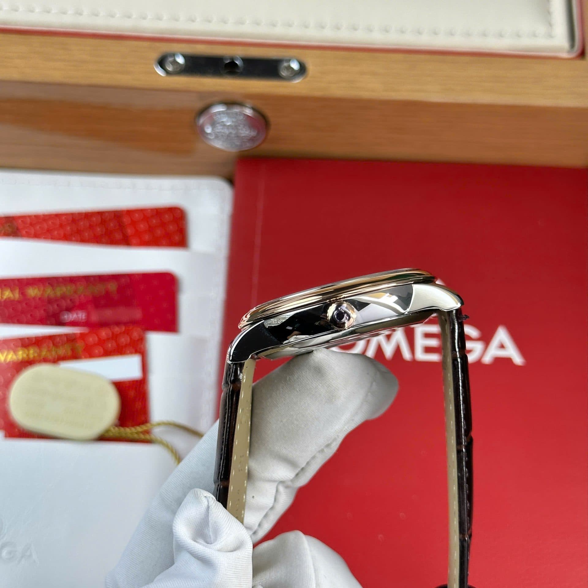 Dong-Ho-Omega-De-Ville-Prestige-Power-Reserve-Replica-11-Mat-Chocolate-Day-Da-39-4-1