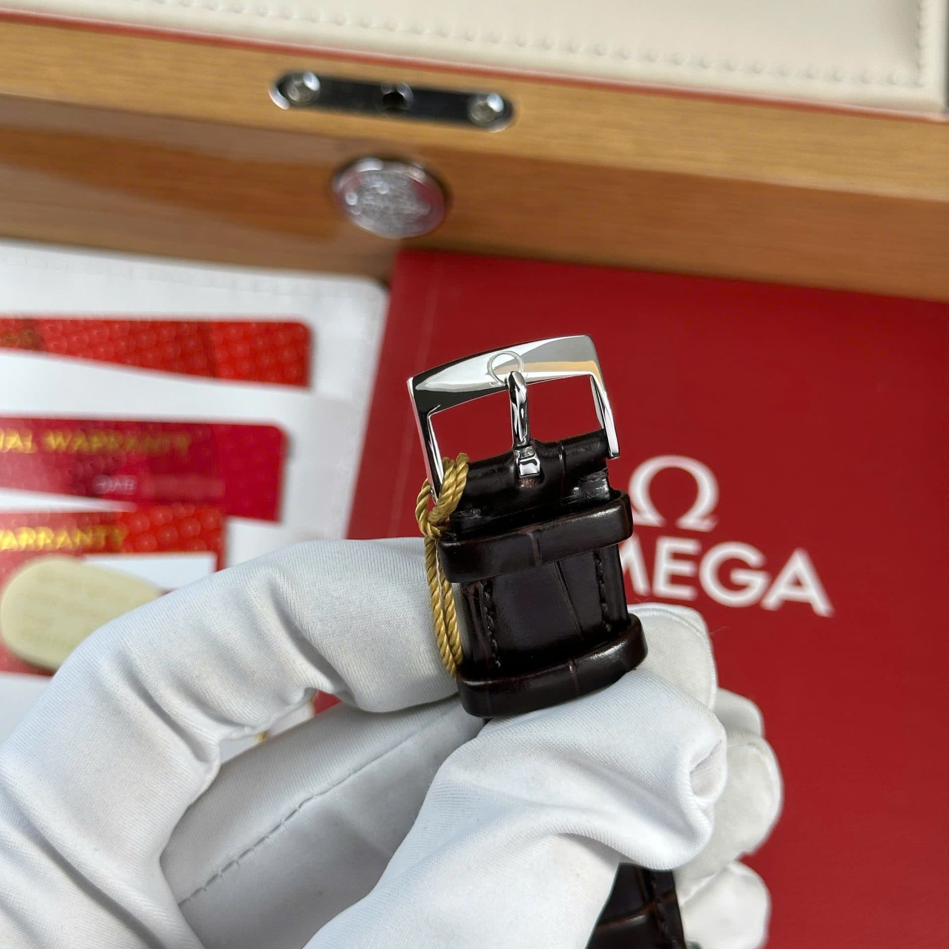 Dong-Ho-Omega-De-Ville-Prestige-Power-Reserve-Replica-11-Mat-Chocolate-Day-Da-39-5-1