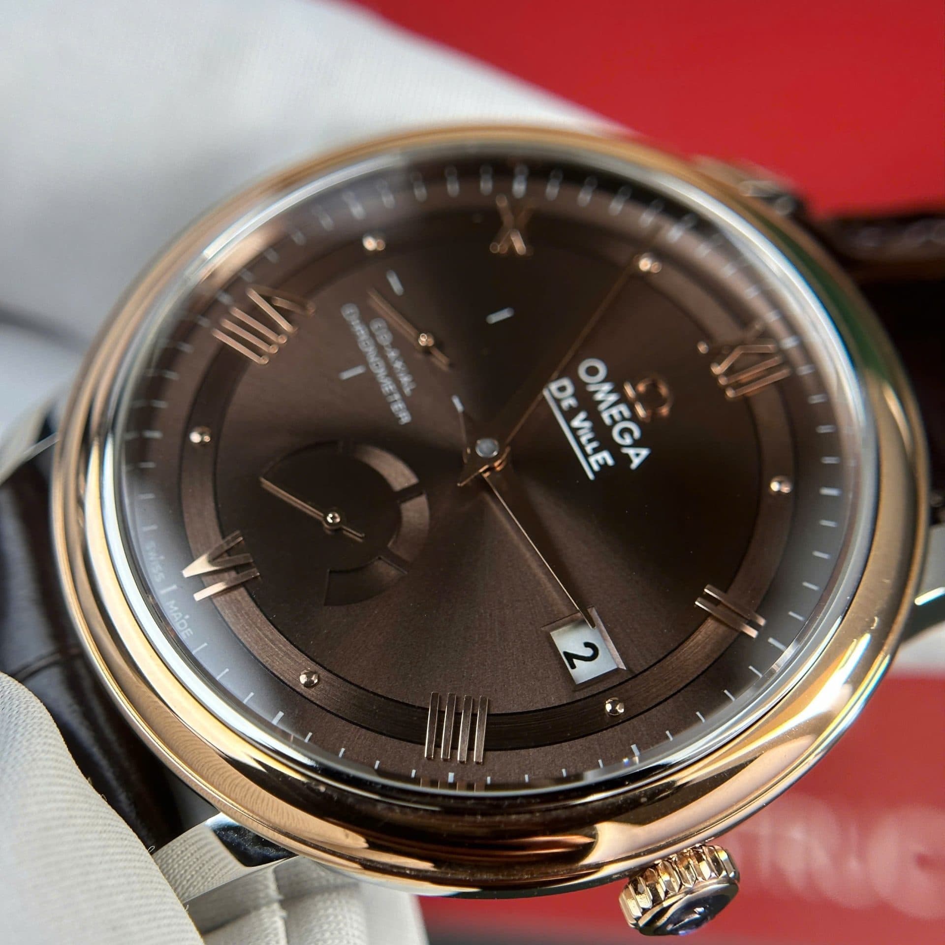 Dong-Ho-Omega-De-Ville-Prestige-Power-Reserve-Replica-11-Mat-Chocolate-Day-Da-39-8-1
