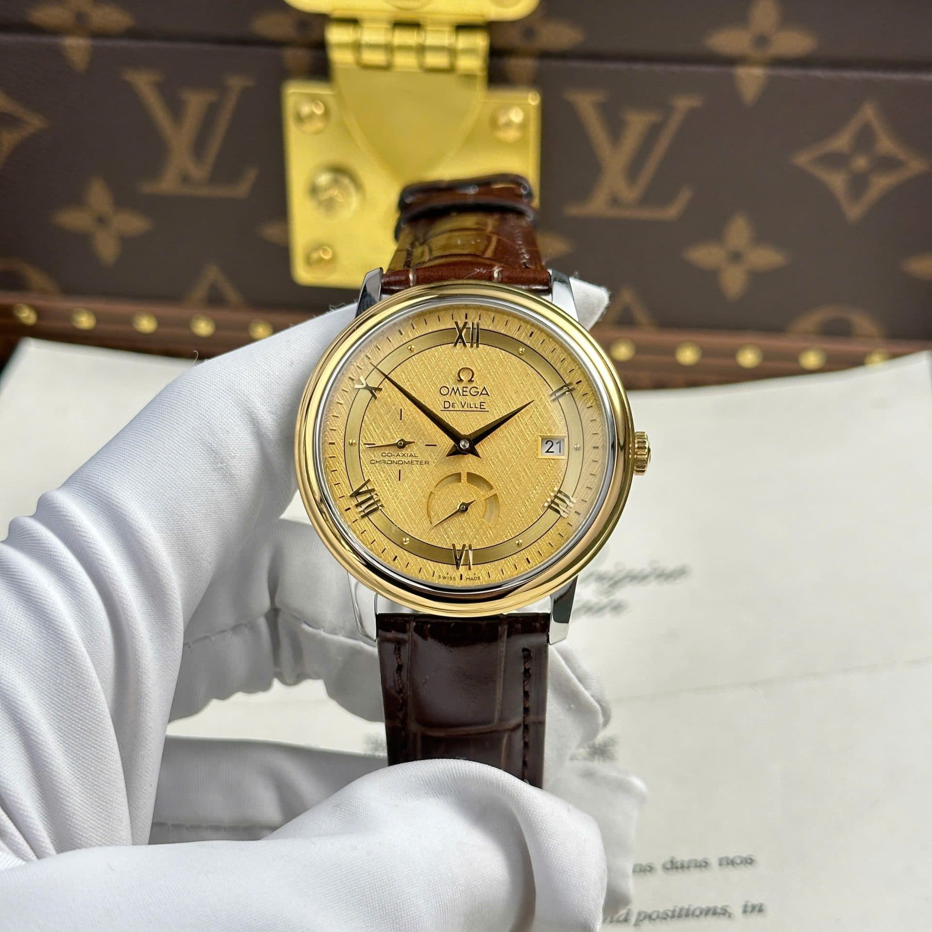 Dong-Ho-Omega-De-Ville-Prestige-Power-Reserve-Replica-11-Mat-Vang-Day-Da-39-1-1
