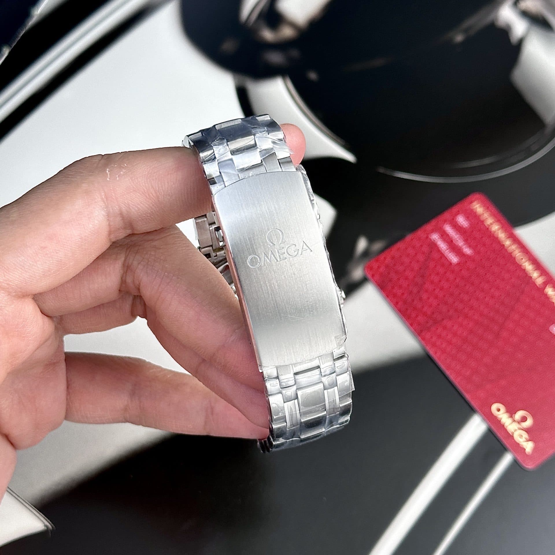 Dong-Ho-Omega-Nam-Day-Kim-Loai-1