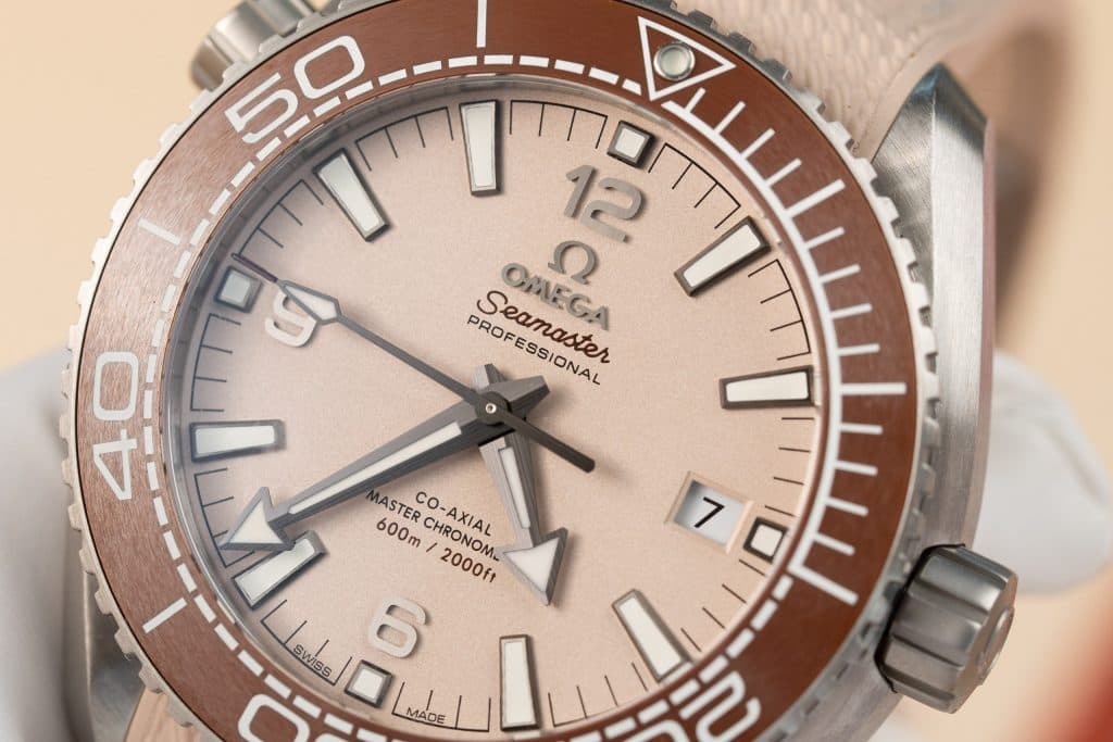 Dong-Ho-Omega-Planet-Ocean-600M-Replica-Cao-Cap-Nha-May-VS-5-1