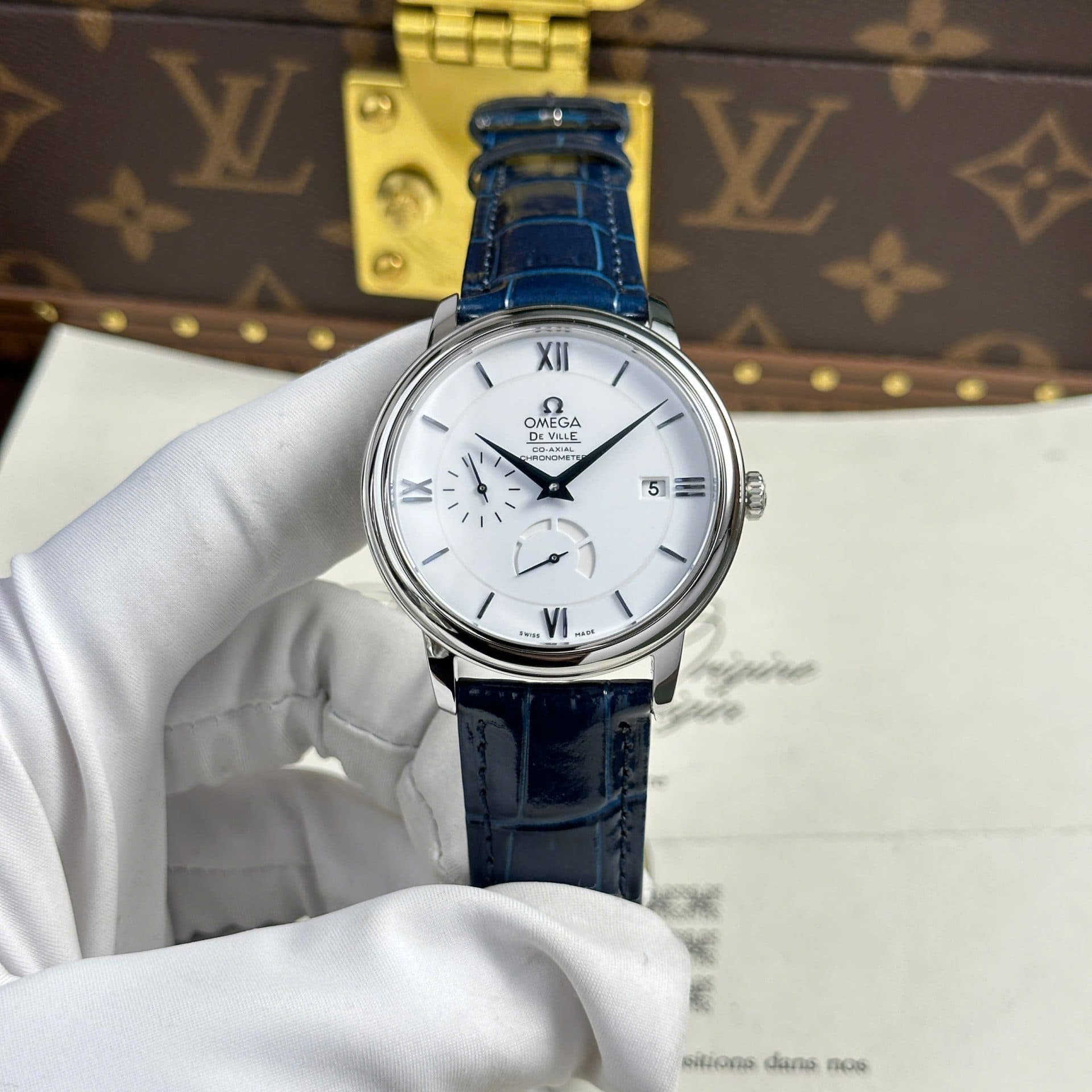 Dong-Ho-Omega-Replica-11-De-Ville-Prestige-Power-Reserve-Mat-Trang-Day-Da-39-1-1