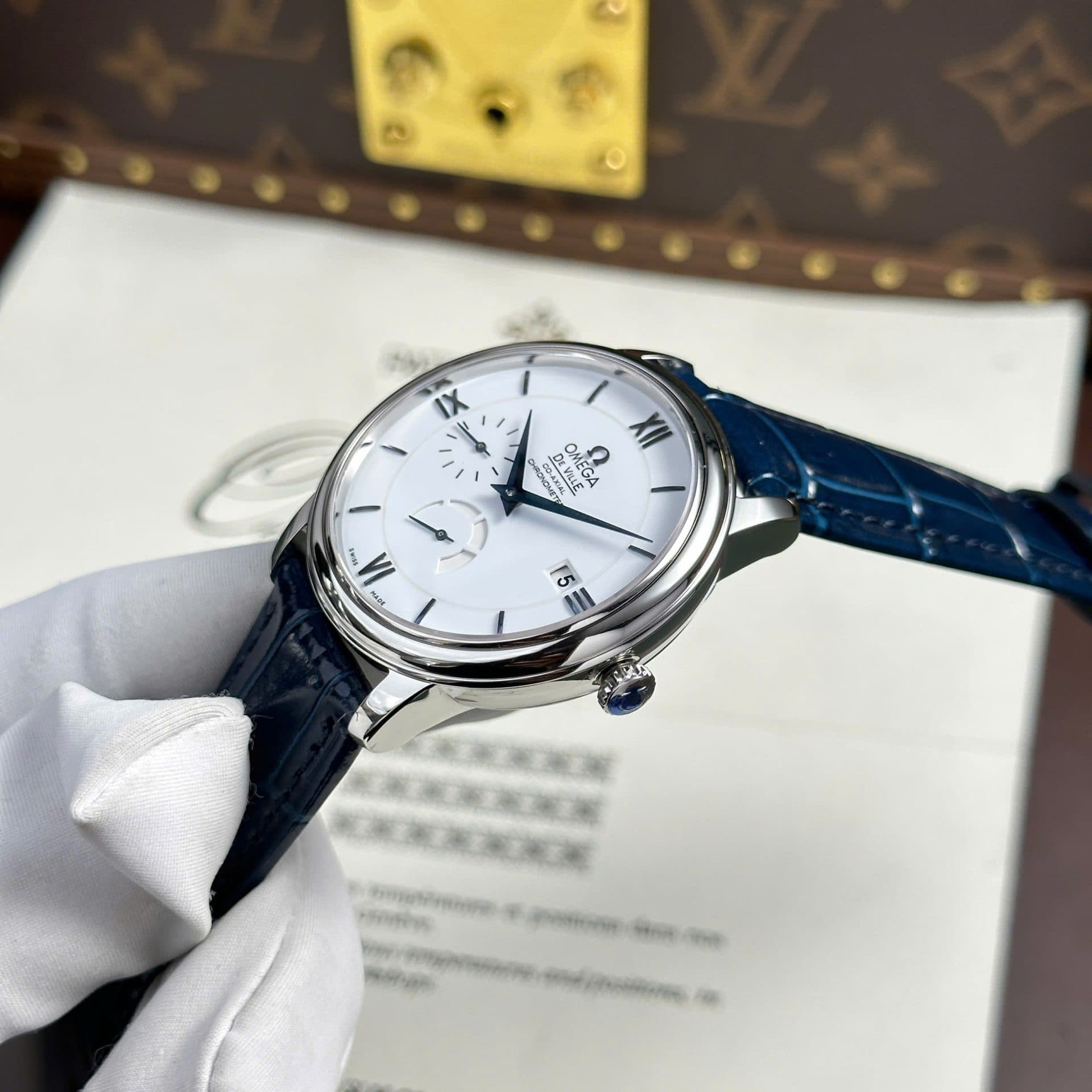 Dong-Ho-Omega-Replica-11-De-Ville-Prestige-Power-Reserve-Mat-Trang-Day-Da-39-4-1