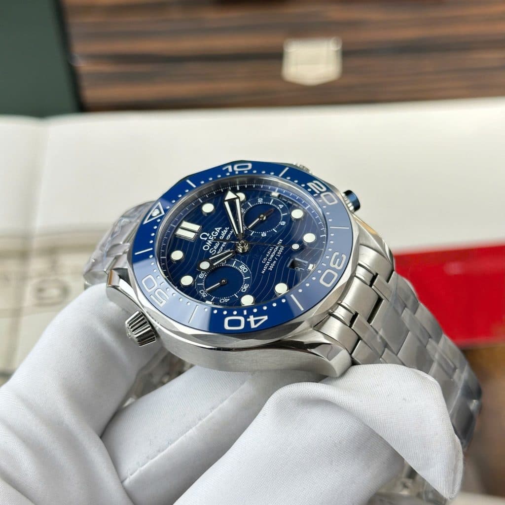 Dong-Ho-Omega-Replica-11-Seamaster-Diver-300M-Chronograph-Mat-Xanh-Blue-N1-Factory-44mm-1-1