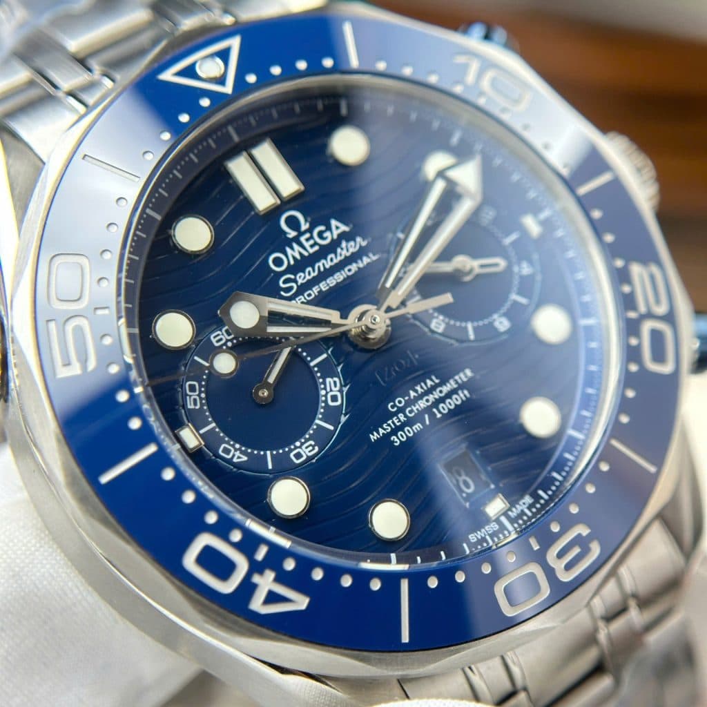 Dong-Ho-Omega-Replica-11-Seamaster-Diver-300M-Chronograph-Mat-Xanh-Blue-N1-Factory-44mm-4-1