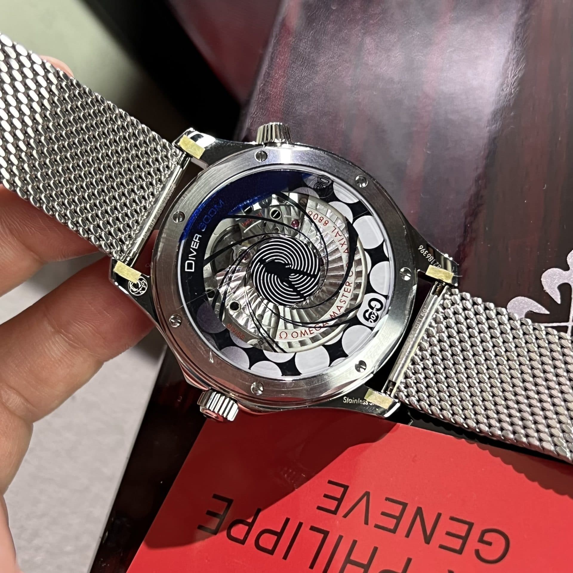 Dong-Ho-Omega-Replica-11-Seamaster-James-Bond-Nha-May-VS-42mm-7-1
