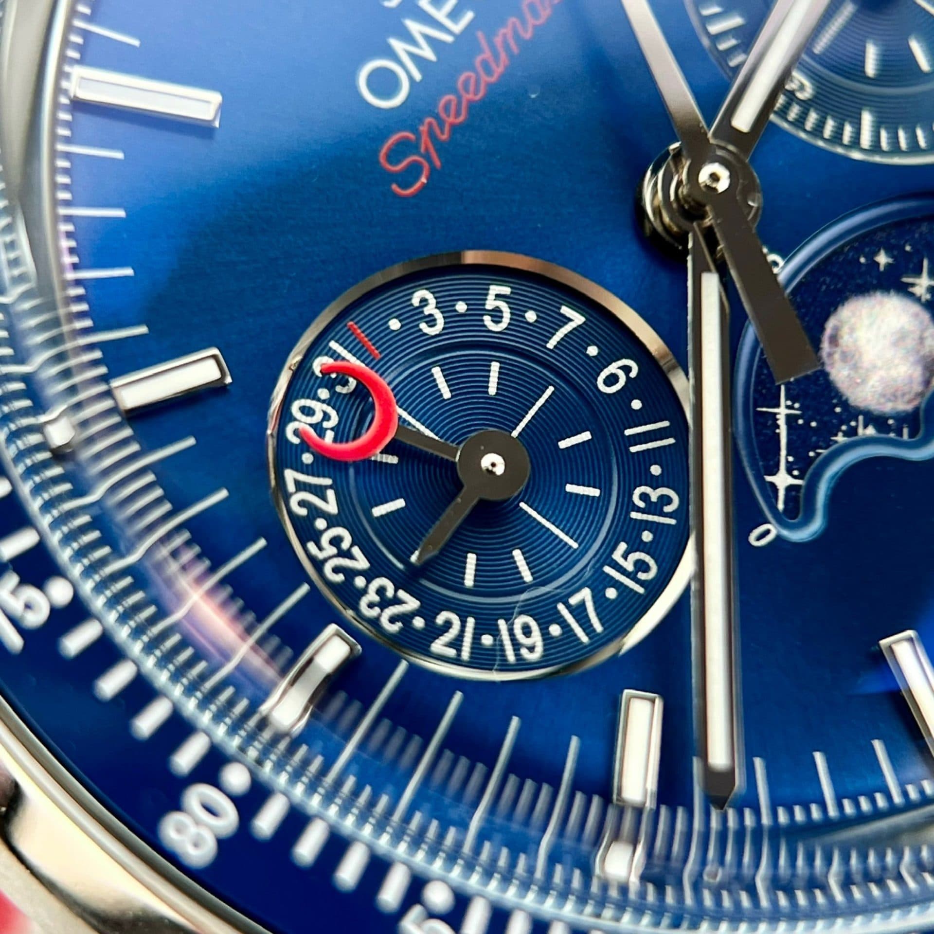 Dong-Ho-Omega-Replica-11-Speedmaster-Co-Axial-Moonphase-Mau-Xanh-Duong-44mm-4-1
