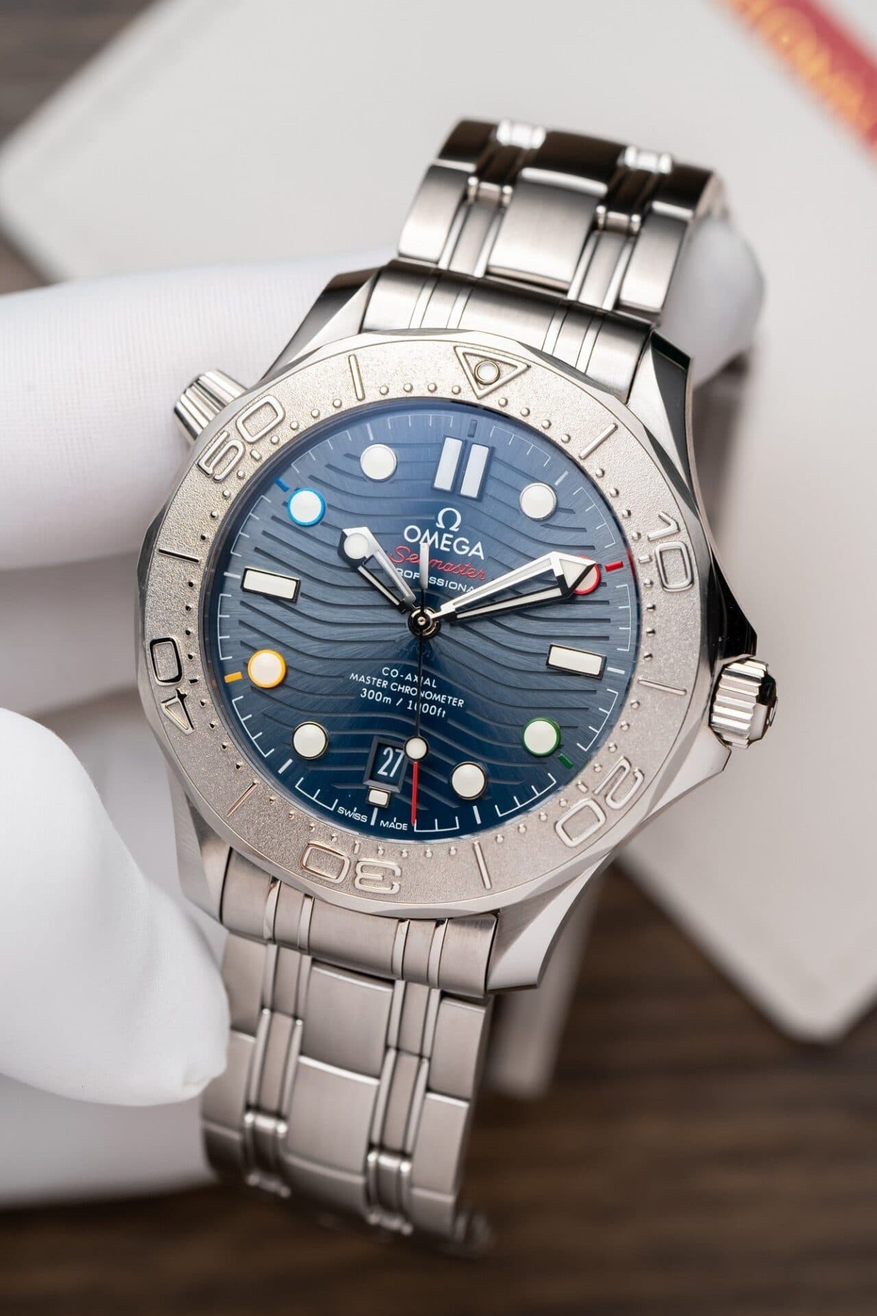 Dong-Ho-Omega-Seamaster-007-Replica-11-Nha-May-VS-Mat-Blue-41mm-5-1