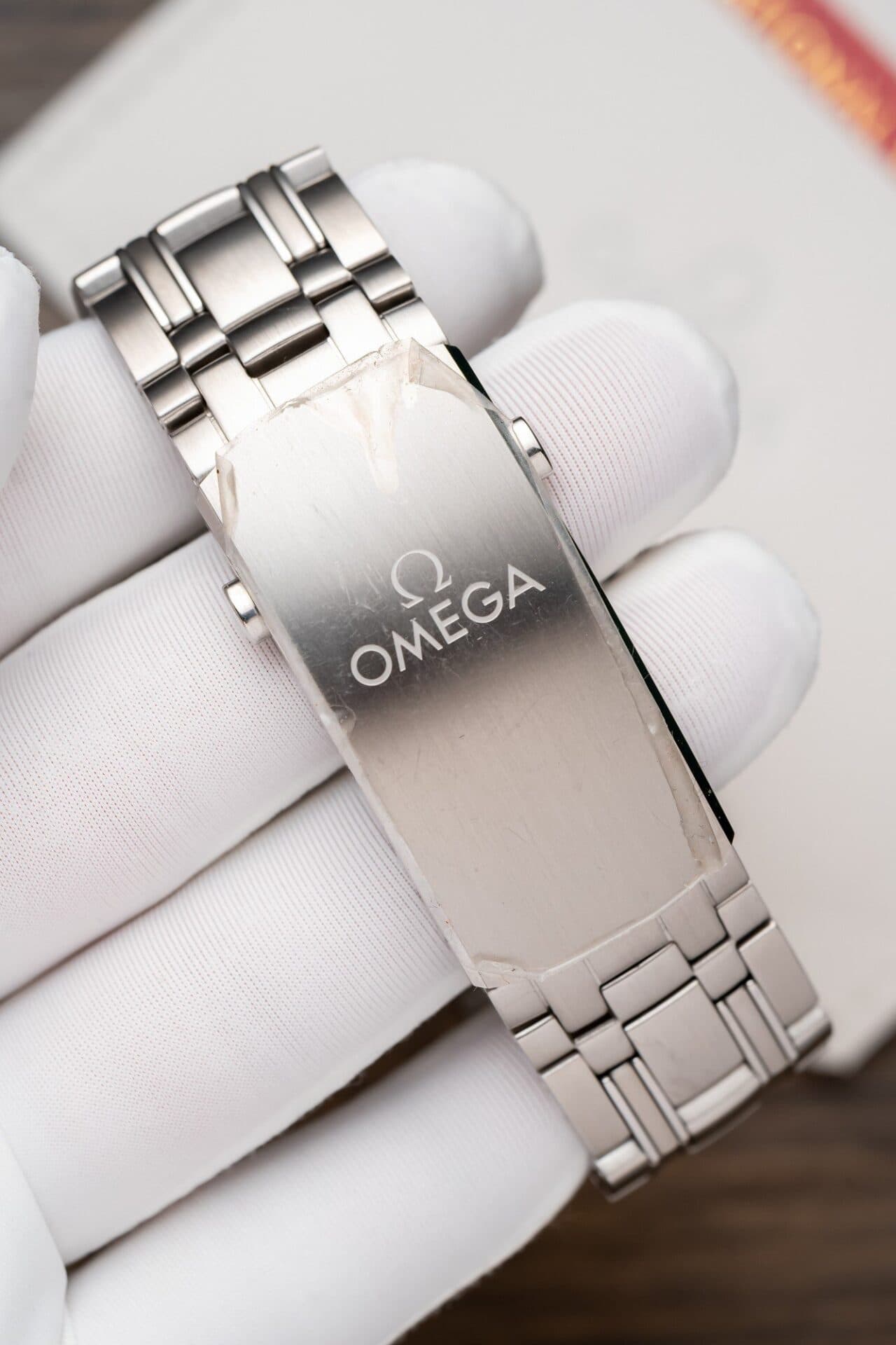 Dong-Ho-Omega-Seamaster-007-Replica-11-Nha-May-VS-Mat-Blue-41mm-8-1