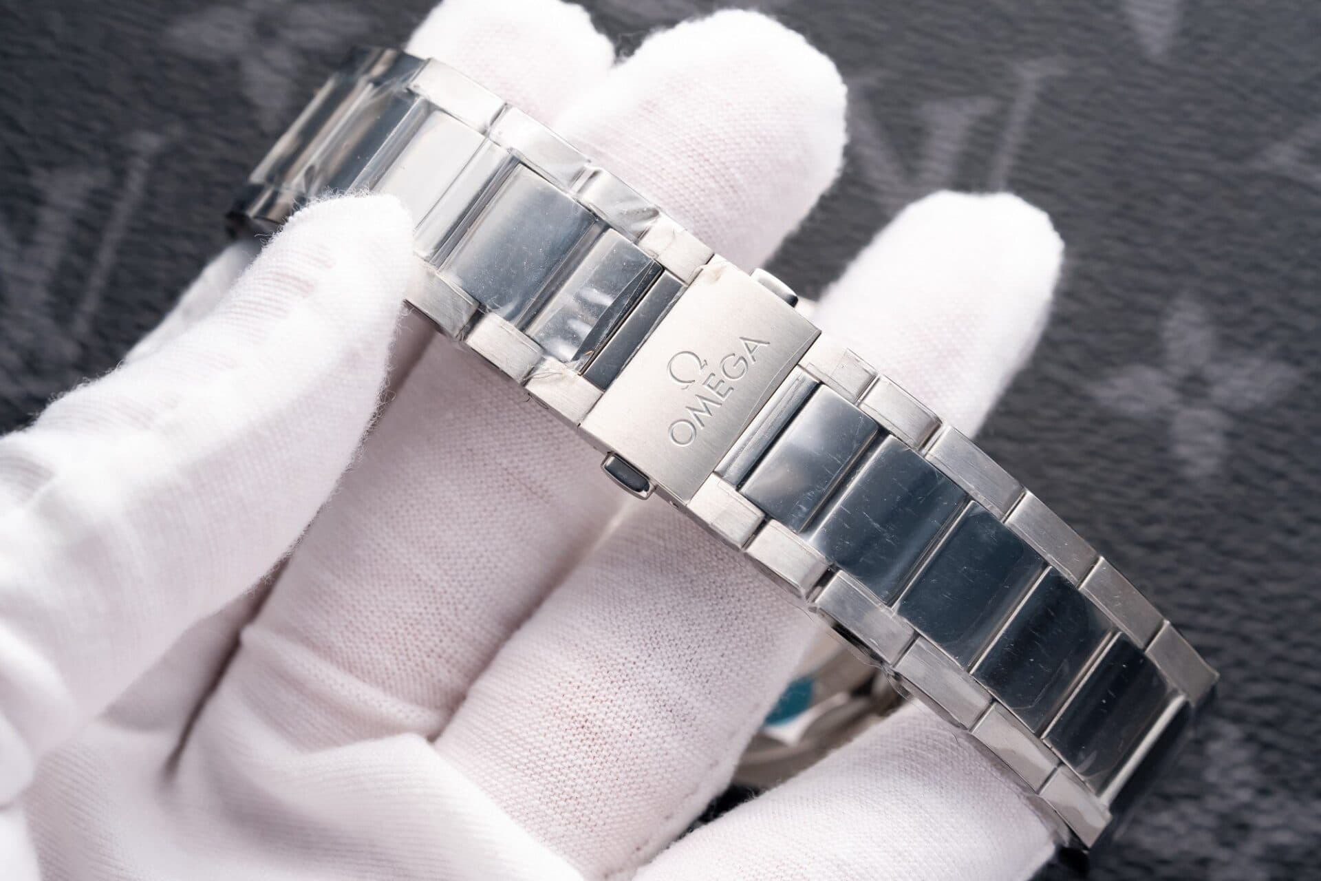 Dong-Ho-Omega-Seamaster-Aqua-Terra-Ban-Do-Replica-11-VSF-43mm-3-1
