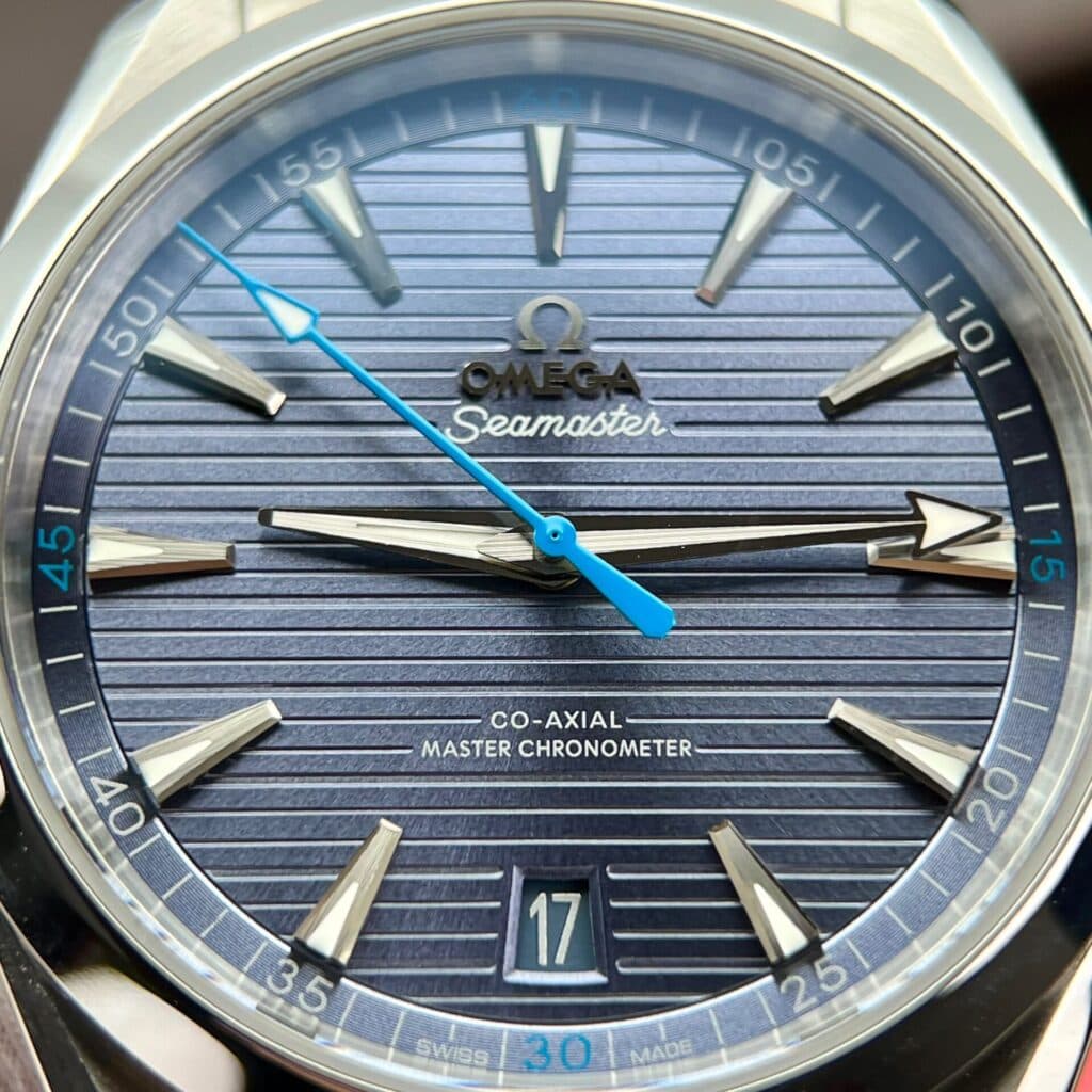 Dong-Ho-Omega-Seamaster-Aqua-Terra-Che-Tac-Mat-Xanh-VSF-41mm-4-1