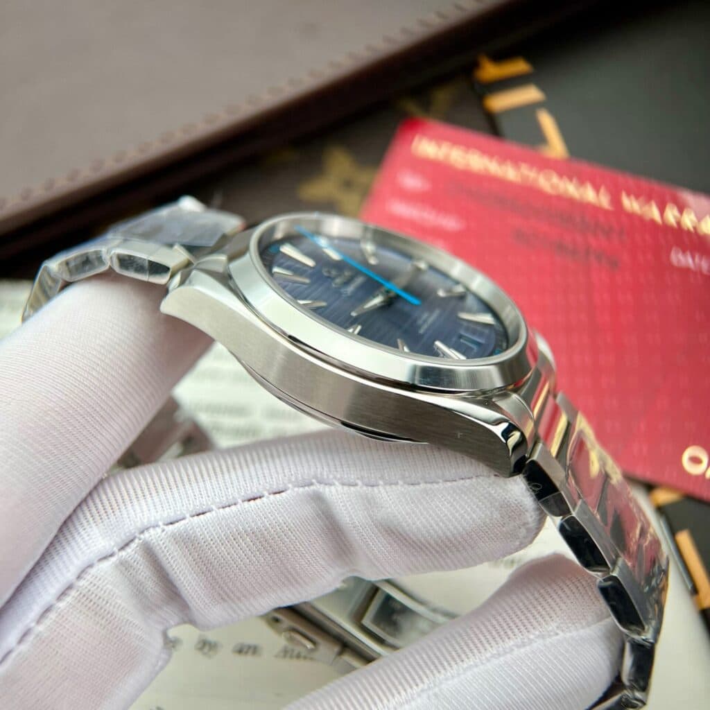 Dong-Ho-Omega-Seamaster-Aqua-Terra-Che-Tac-Mat-Xanh-VSF-41mm-8-1