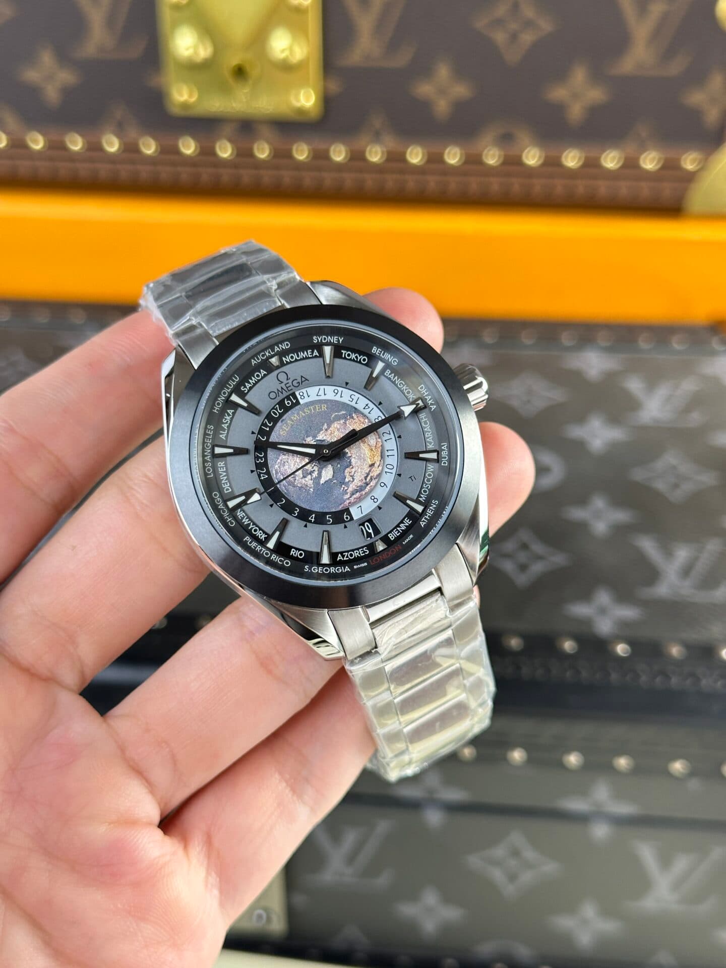 Dong-Ho-Omega-Seamaster-Aqua-Terra-Replica-Cao-Cap-Nhat-43mm-3-1